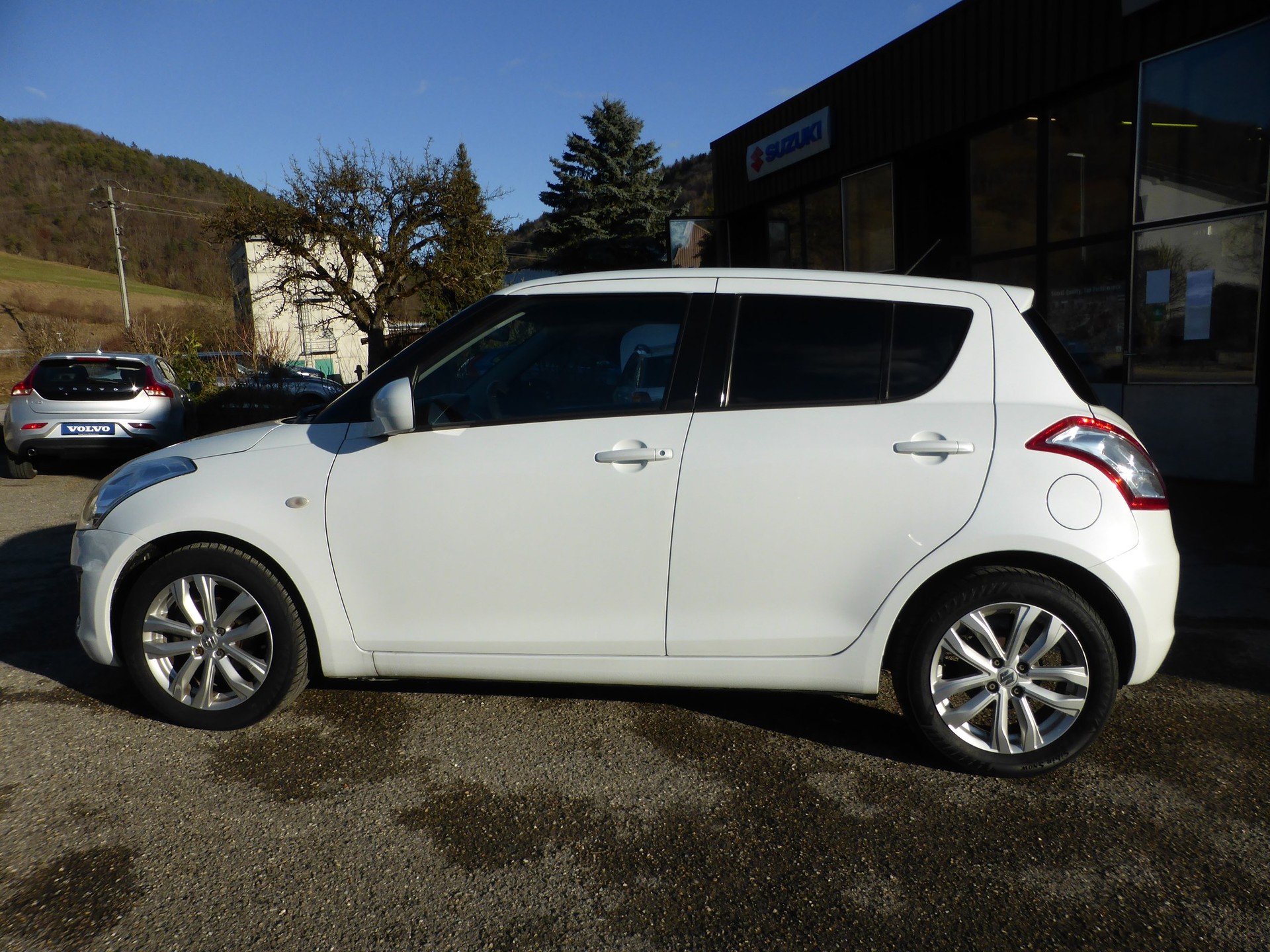 SUZUKI Swift 1.2i 16V Compact Top Automatic-image-4