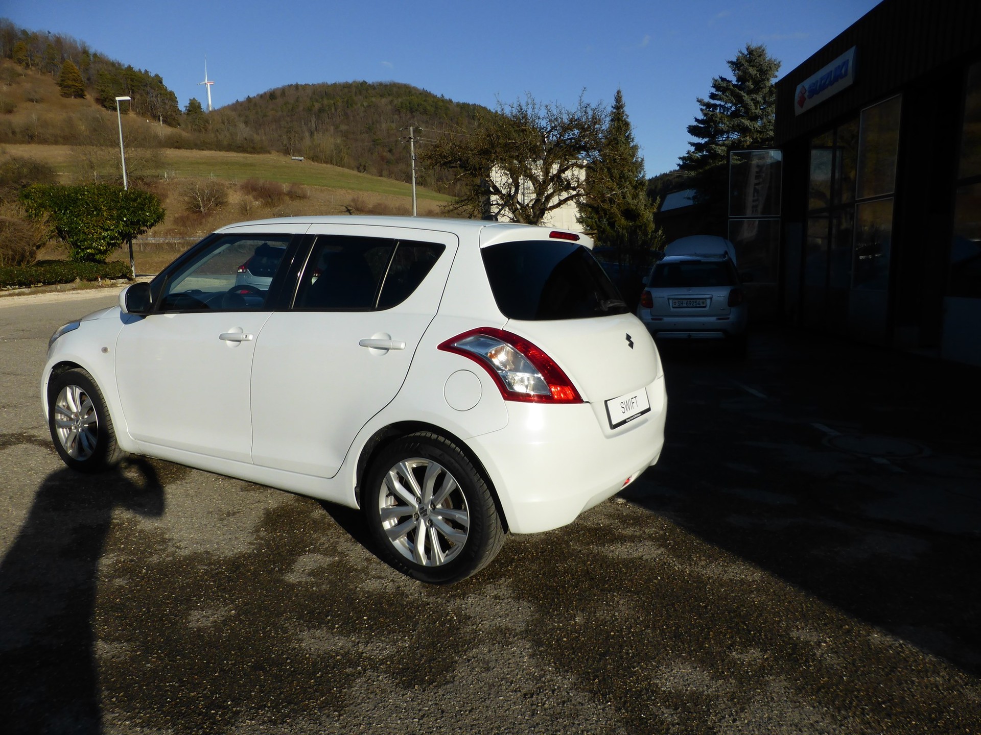 SUZUKI Swift 1.2i 16V Compact Top Automatic-image-5