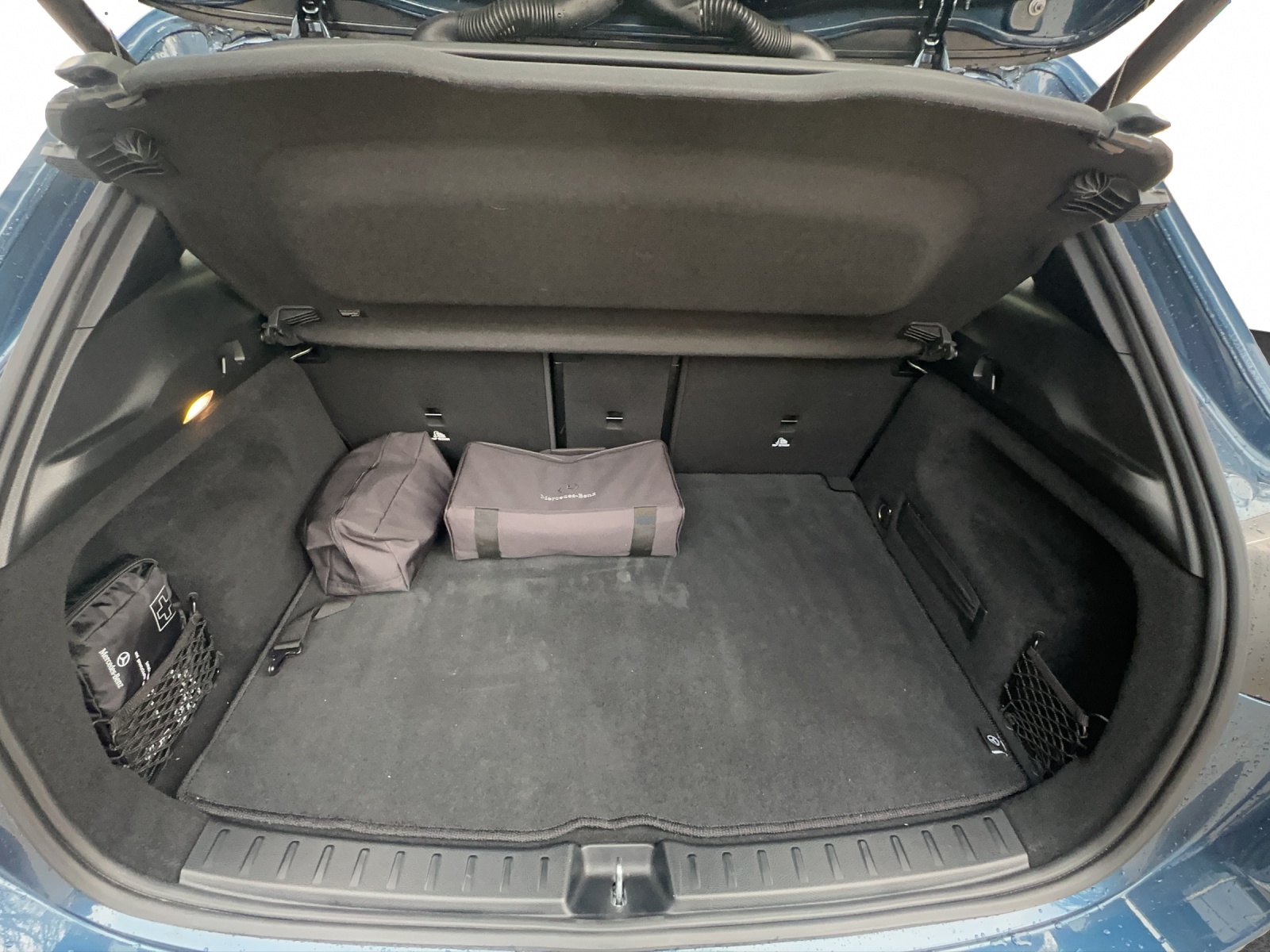 MERCEDES-BENZ EQA 250 AMG Line AMG Line-image-19