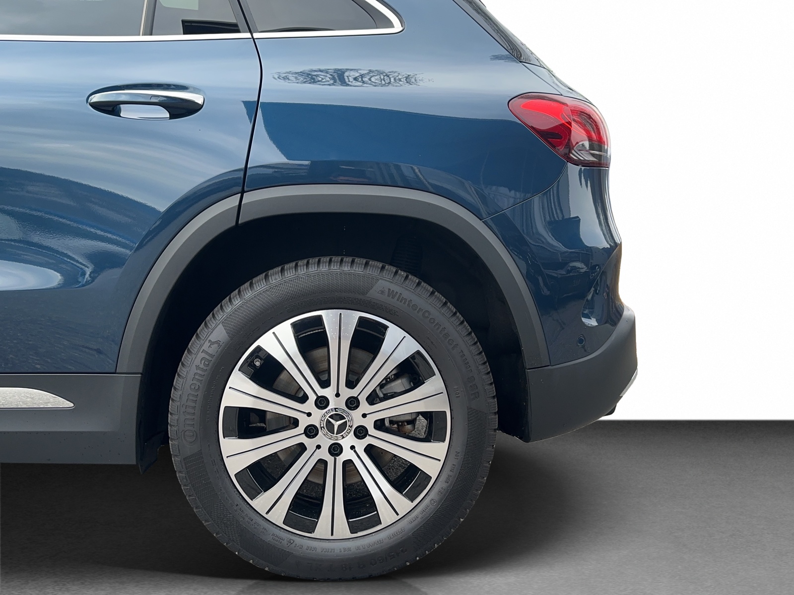 MERCEDES-BENZ EQA 250 AMG Line AMG Line-image-21