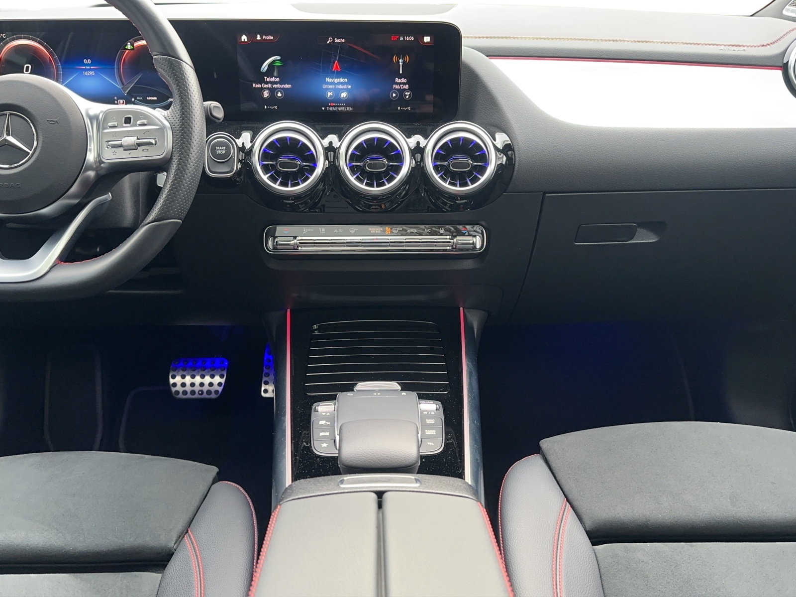 MERCEDES-BENZ EQA 250 AMG Line AMG Line-image-13