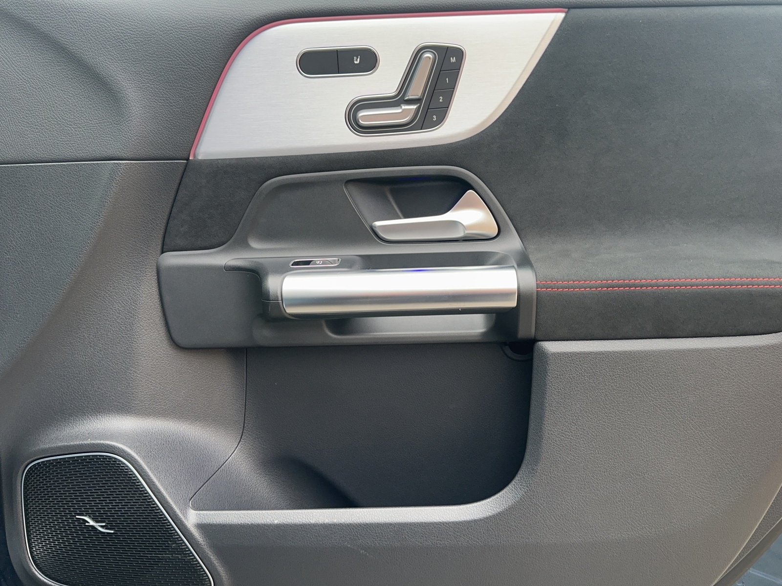 MERCEDES-BENZ EQA 250 AMG Line AMG Line-image-15