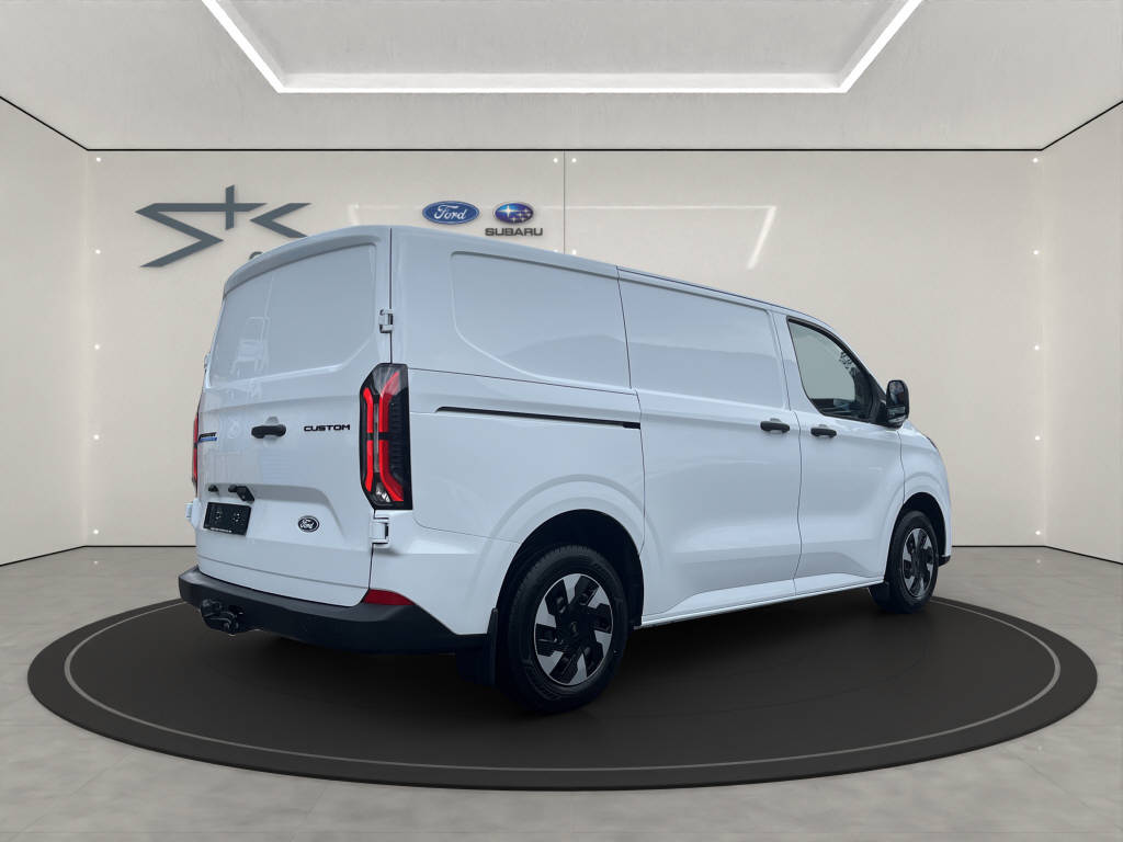 FORD E-Transit C Van 320 L1 Trend 218 PS RWD 0.99% Leasing-showroom-element-3