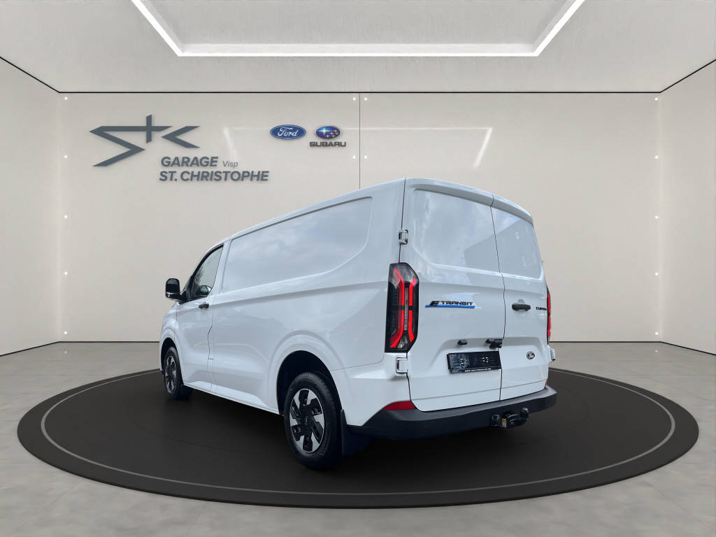 FORD E-Transit C Van 320 L1 Trend 218 PS RWD 0.99% Leasing-showroom-element-2