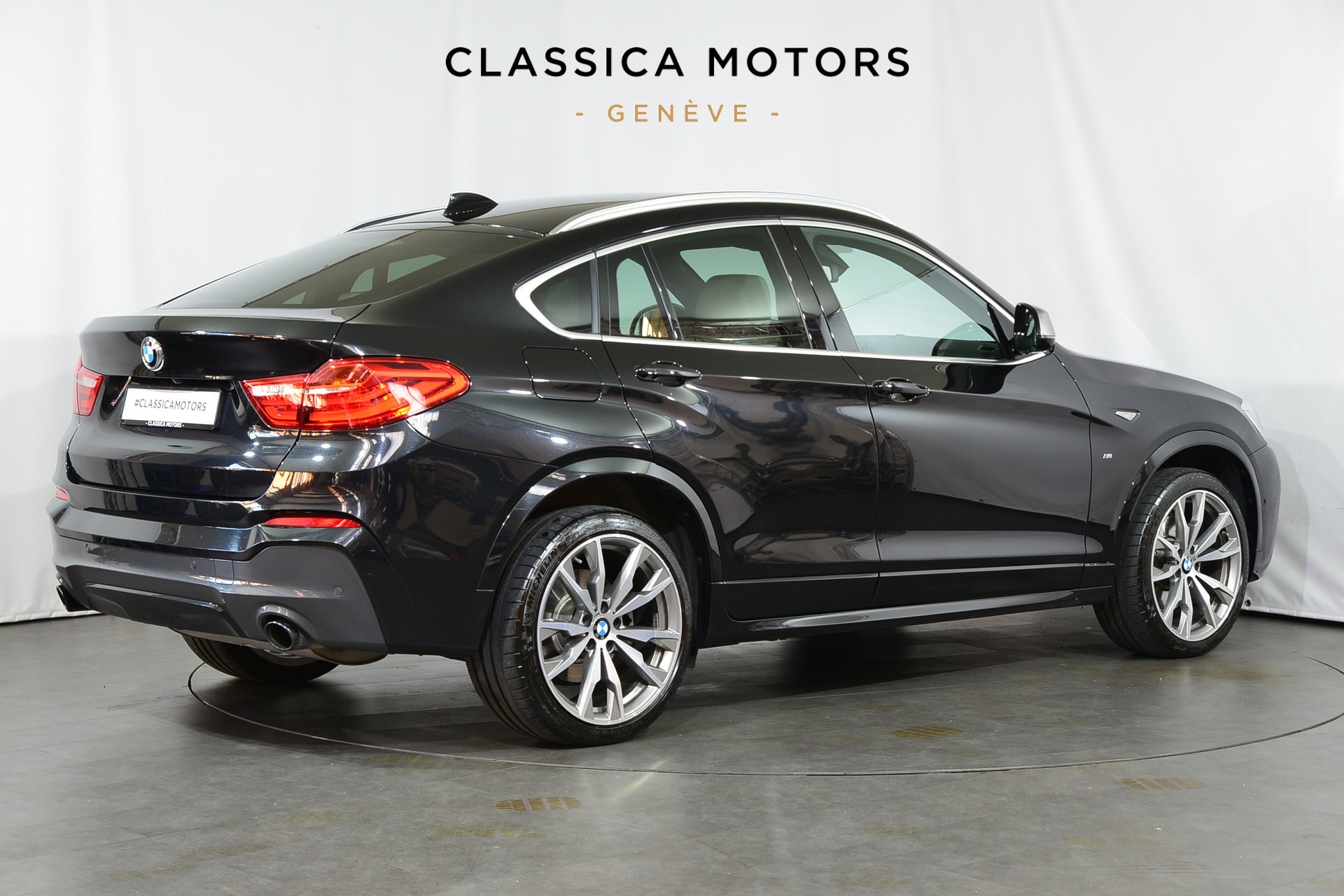 BMW X4 M 40i Steptronic-showroom-element-3