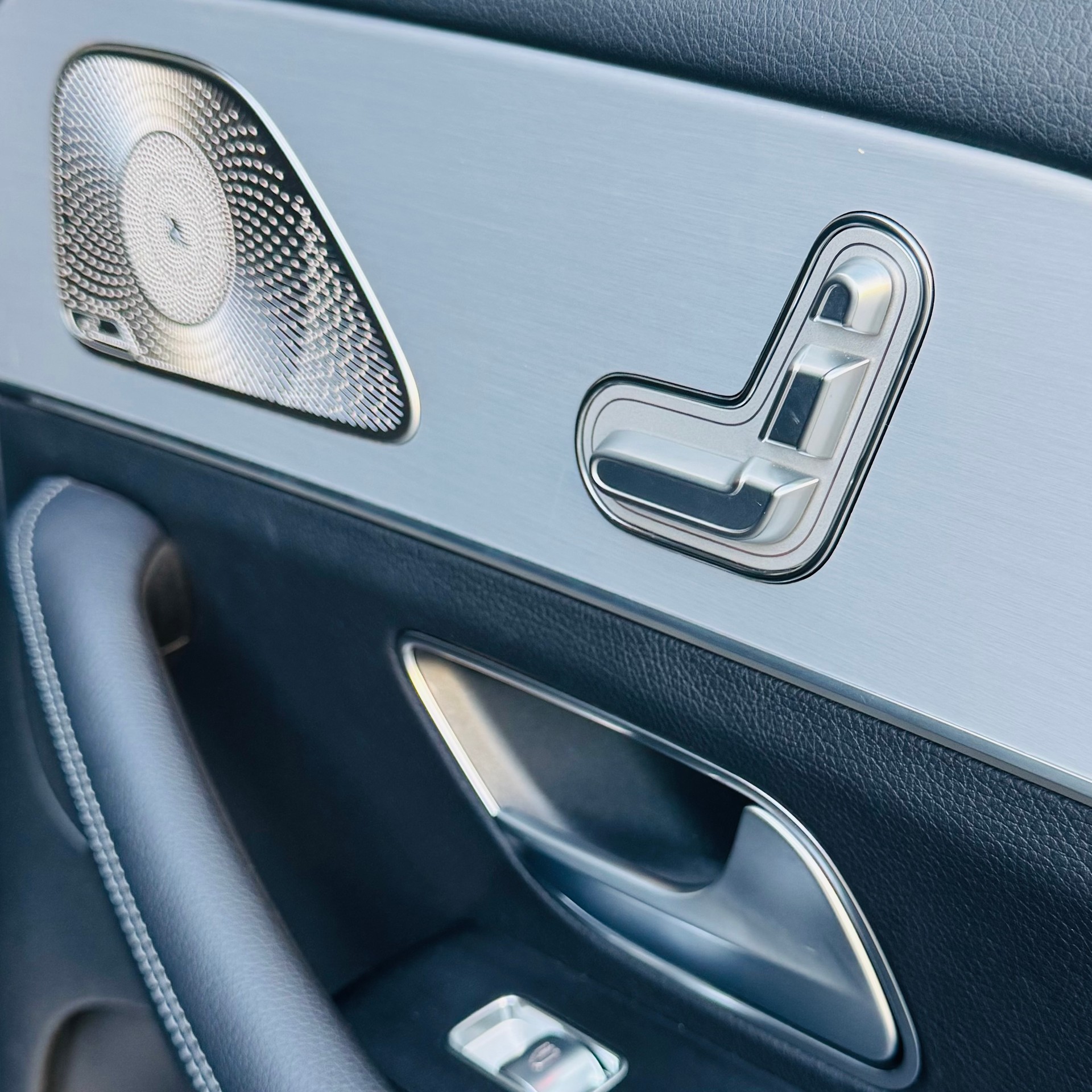 MERCEDES-BENZ GLE 400 d 4Matic AMG Line 9G-Tronic-image-19