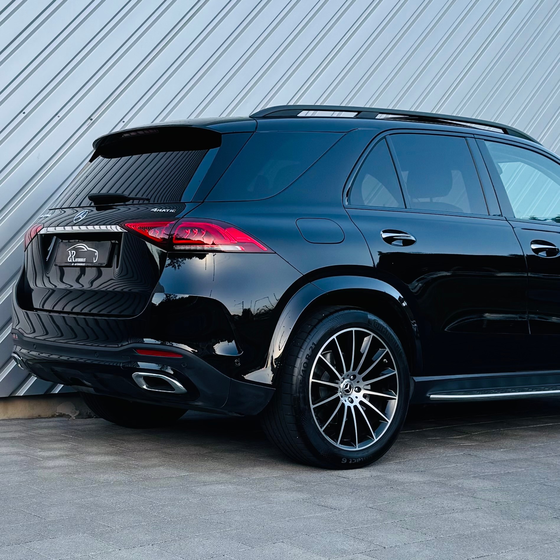 MERCEDES-BENZ GLE 400 d 4Matic AMG Line 9G-Tronic-image-4