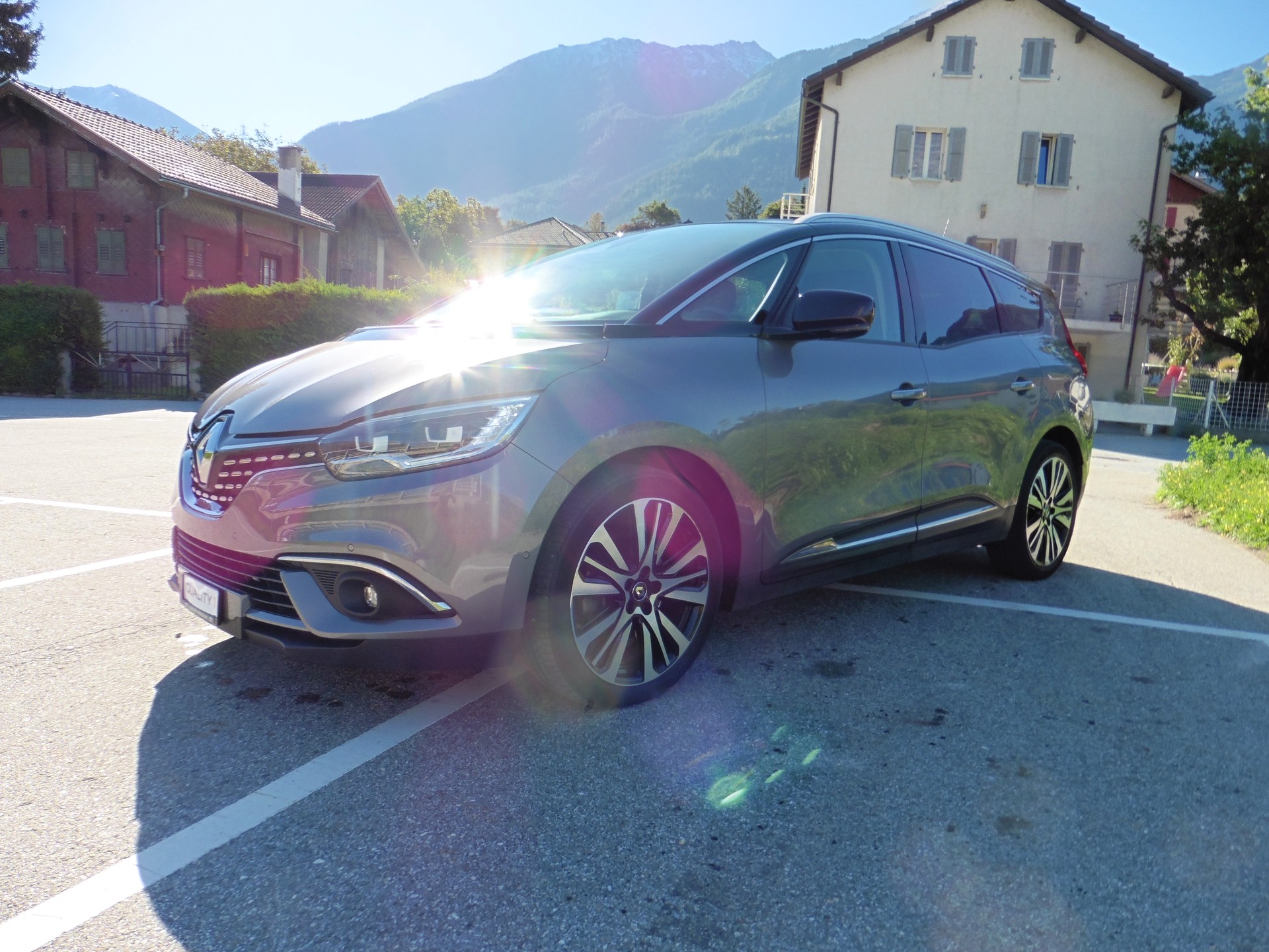 RENAULT Grand Scénic 1.6 dCi Initiale Paris EDC-showroom-element-2
