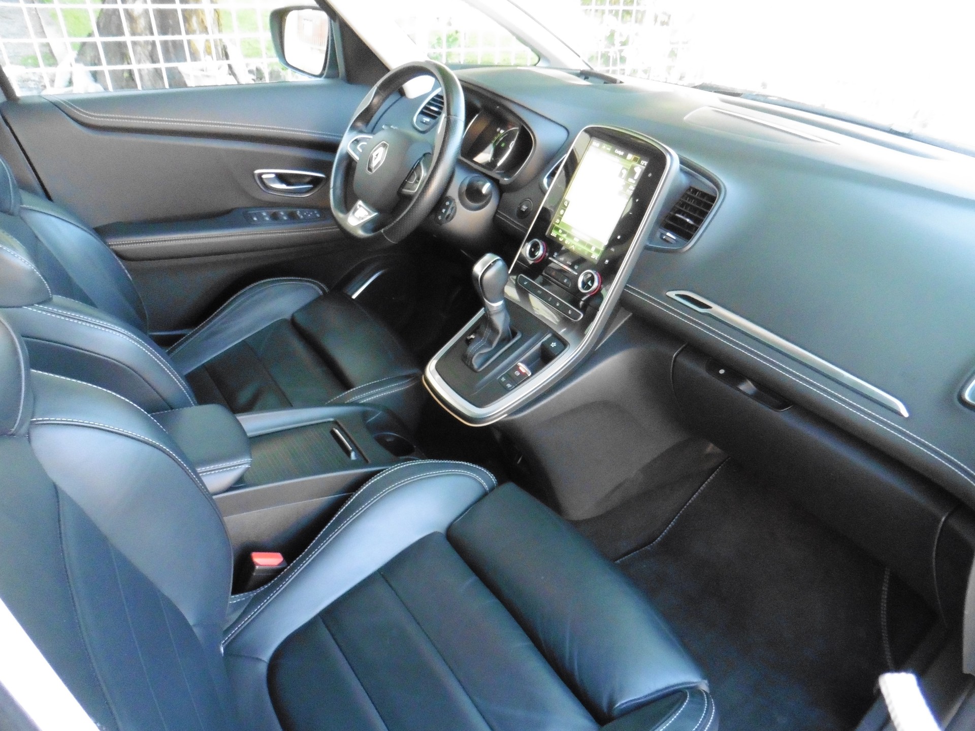 RENAULT Grand Scénic 1.6 dCi Initiale Paris EDC-image-12