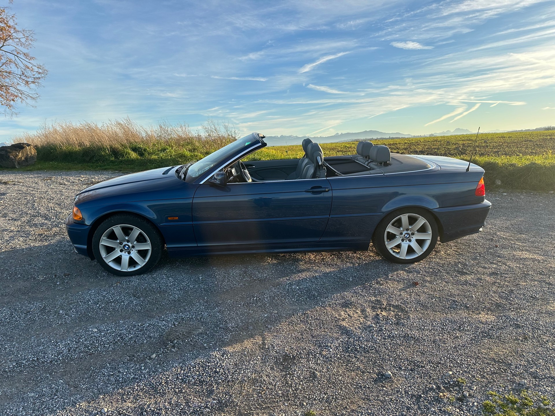 BMW 323Ci Cabriolet-image-2
