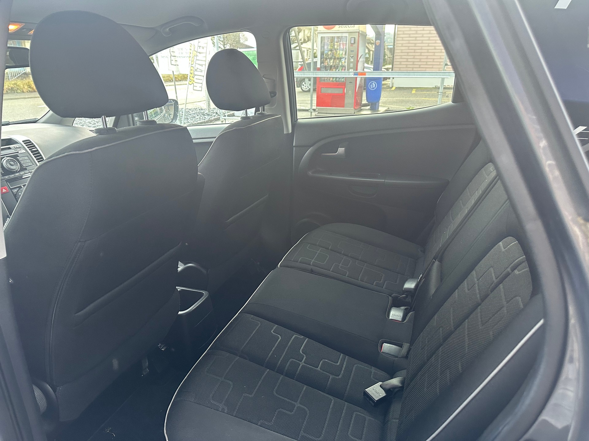 KIA Venga 1.6 CVVT _seven Automatic-image-8