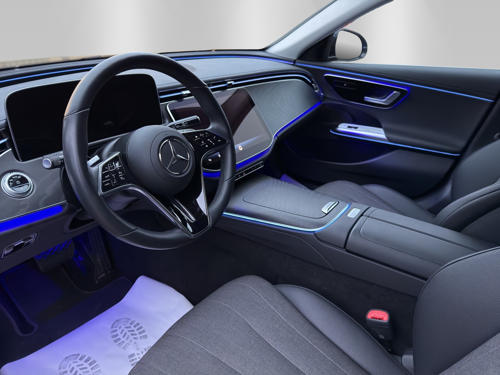 MERCEDES-BENZ E 300 de 4Matic 9G-Tronic-image-7