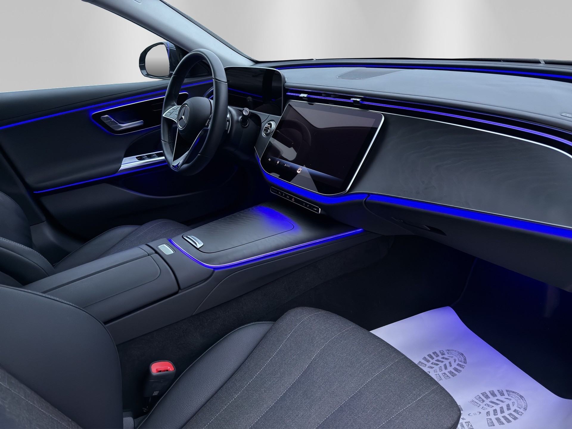 MERCEDES-BENZ E 300 de 4Matic 9G-Tronic-image-12