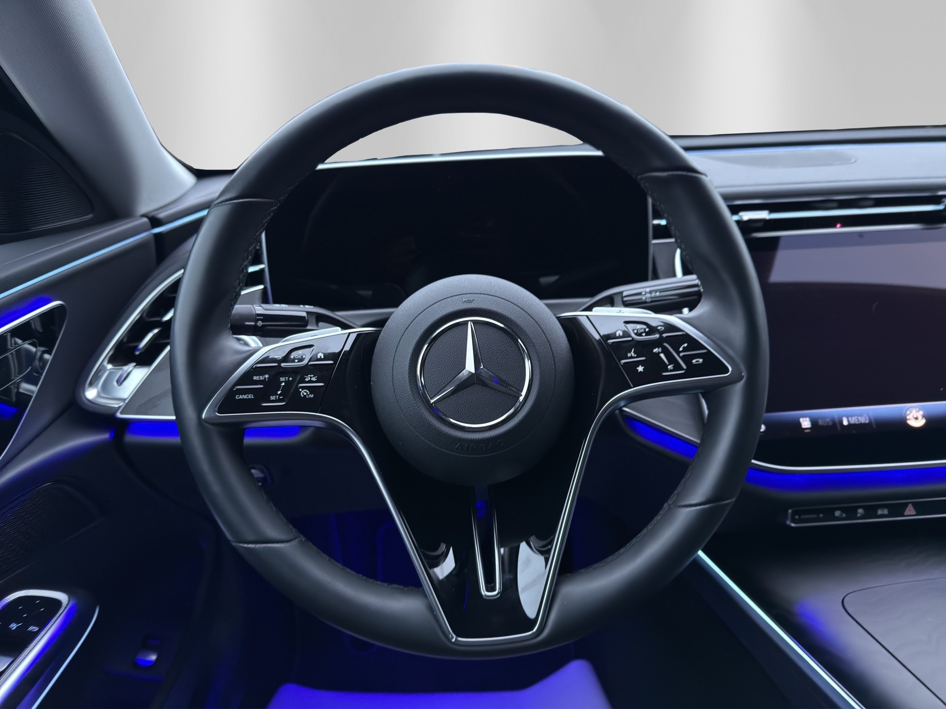 MERCEDES-BENZ E 300 de 4Matic 9G-Tronic-image-9