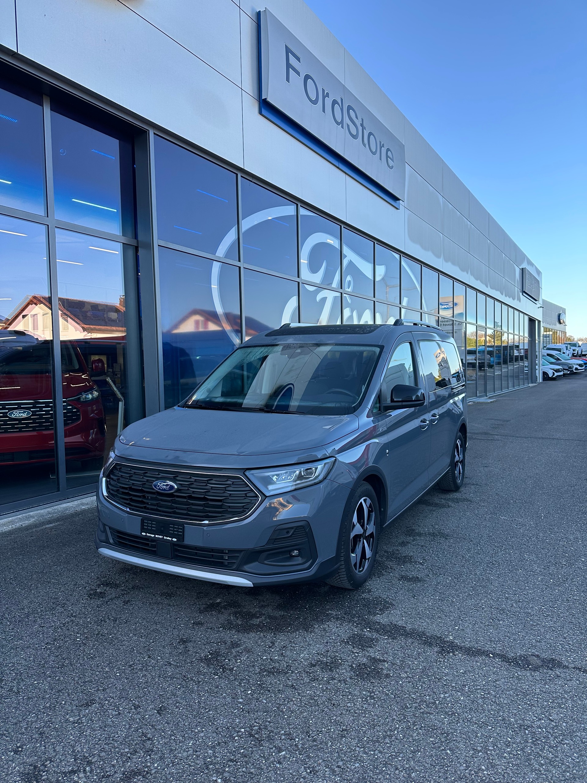 FORD TOURNEO CONNECT Grand 2.0 EcoB Active/122CV/Aut.-image-1