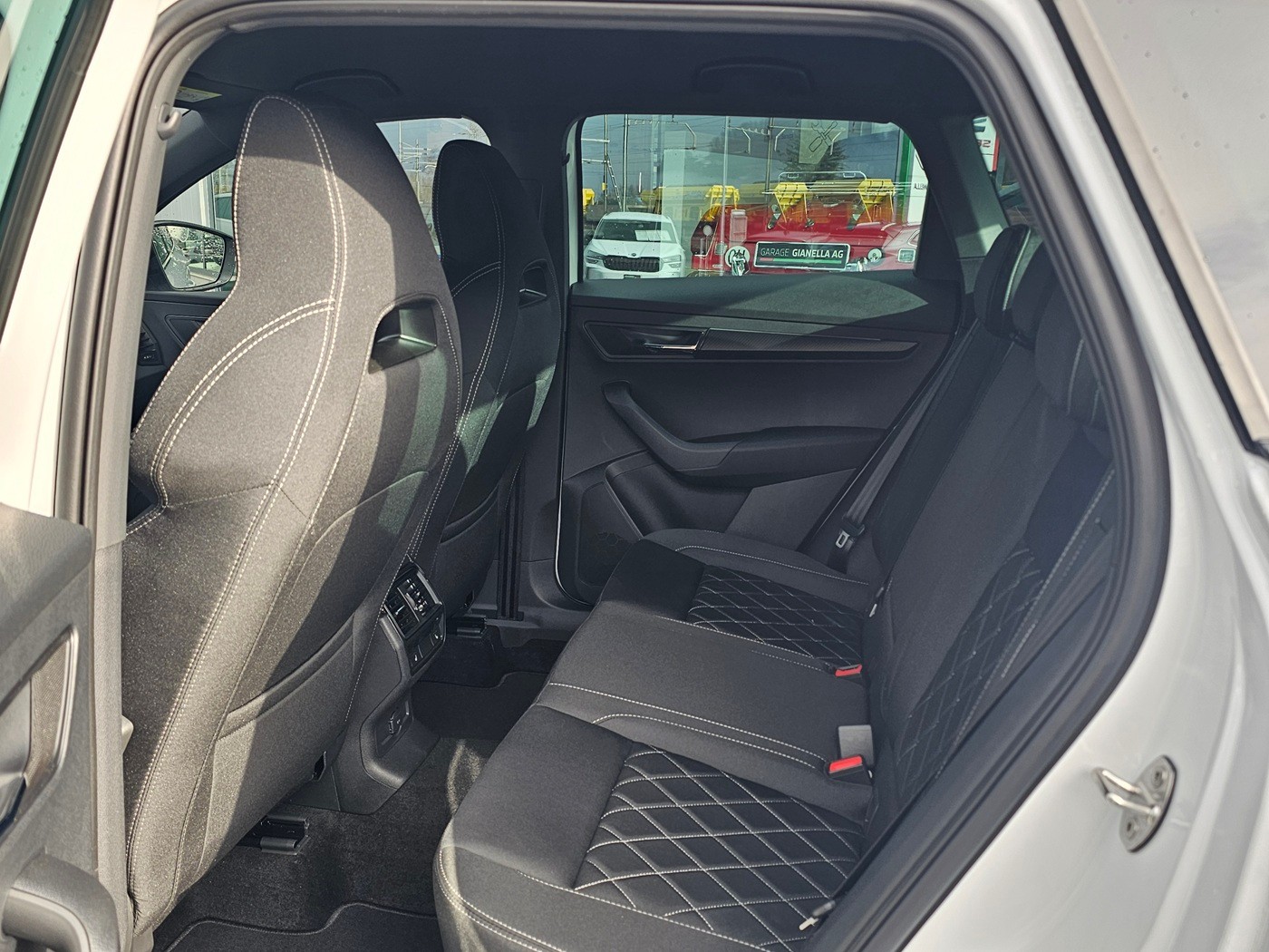 SKODA Karoq 2.0 TSI SportLine 4x4 DSG-image-8