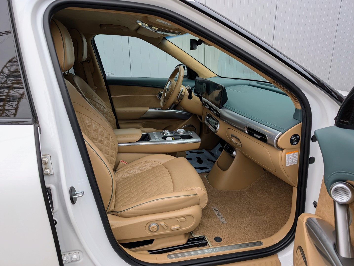 GENESIS GV60 77.4 kWh Sport AWD-image-15