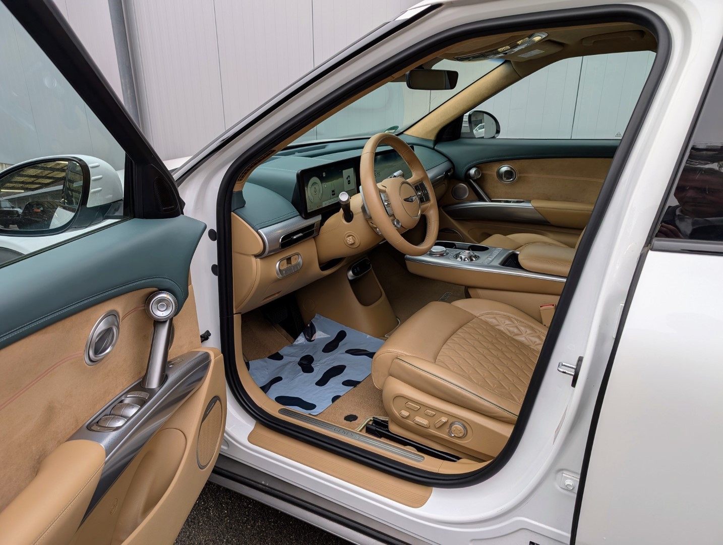 GENESIS GV60 77.4 kWh Sport AWD-showroom-element-2