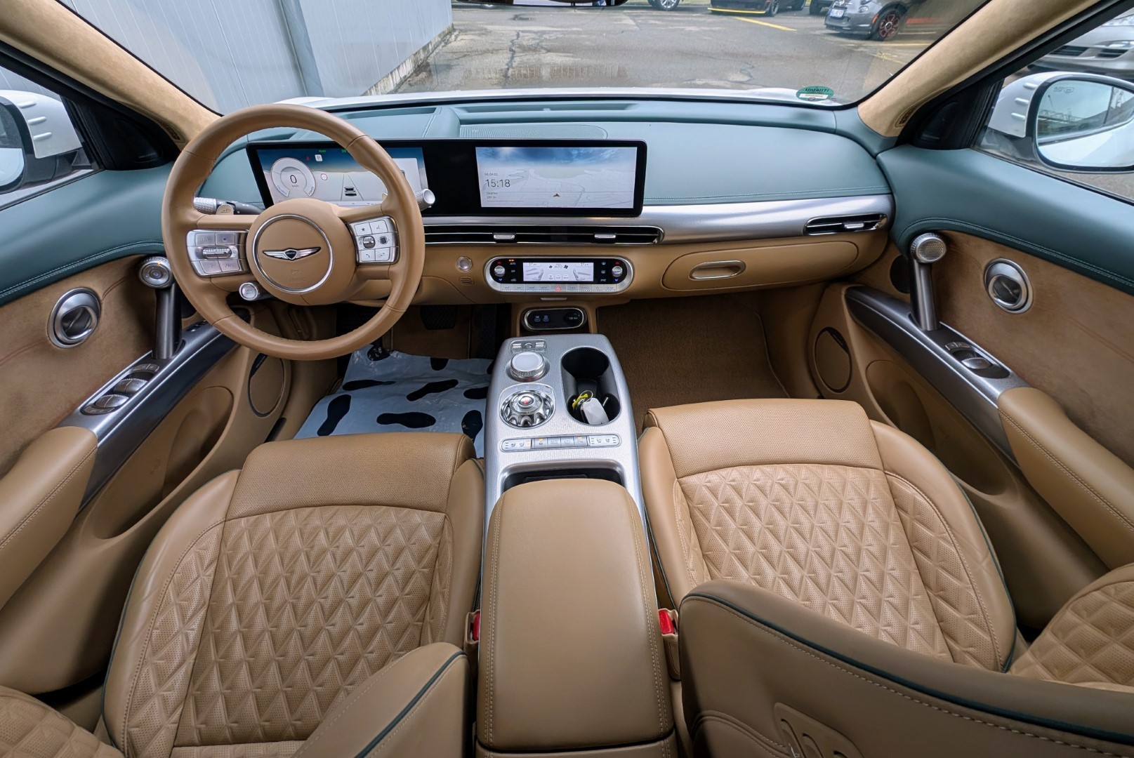 GENESIS GV60 77.4 kWh Sport AWD-showroom-element-3