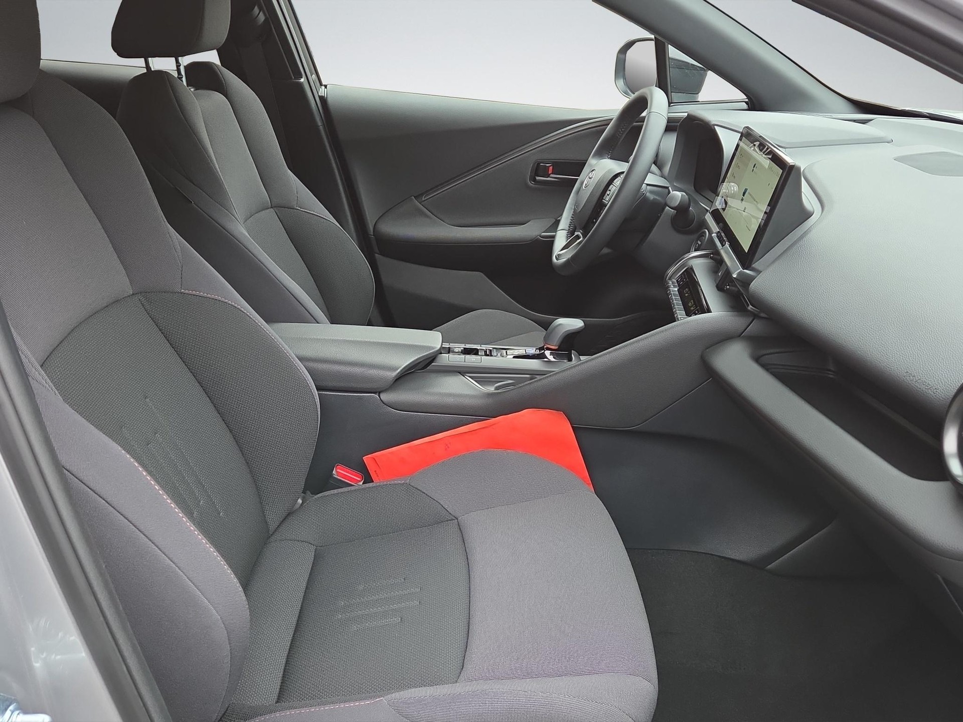 TOYOTA C-HR 2.0 PHEV Swiss Edition-image-15