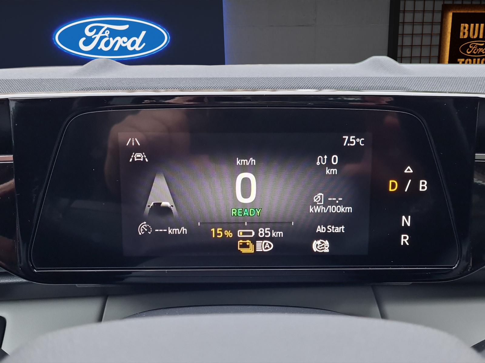 FORD Capri Extended Range (77 kWh) Premium RWD AUTOMAT-image-10