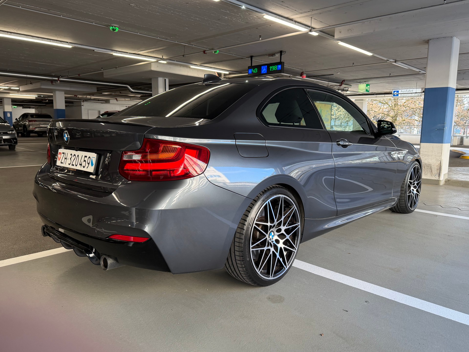 BMW M235i-image-3
