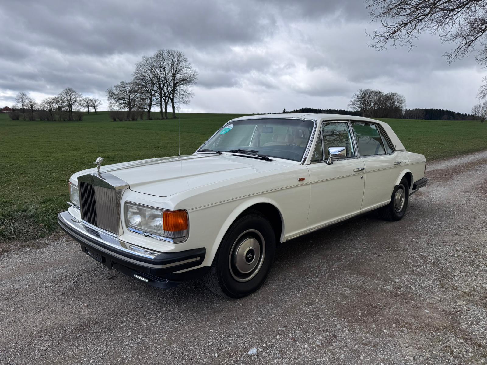 ROLLS-ROYCE Silver Spur-image-1