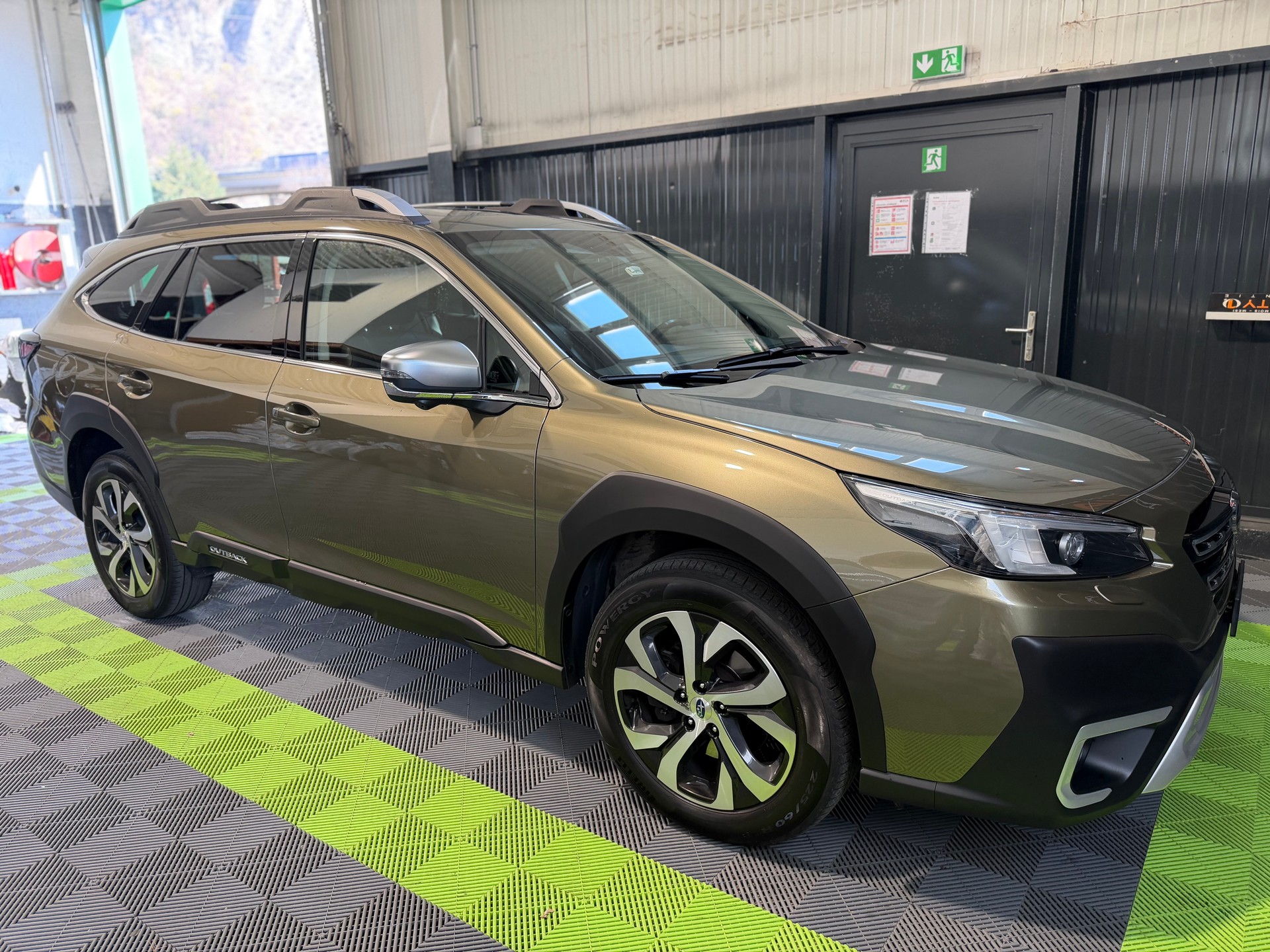 SUBARU Outback 2.5i Luxury AWD Lineartronic-image-7