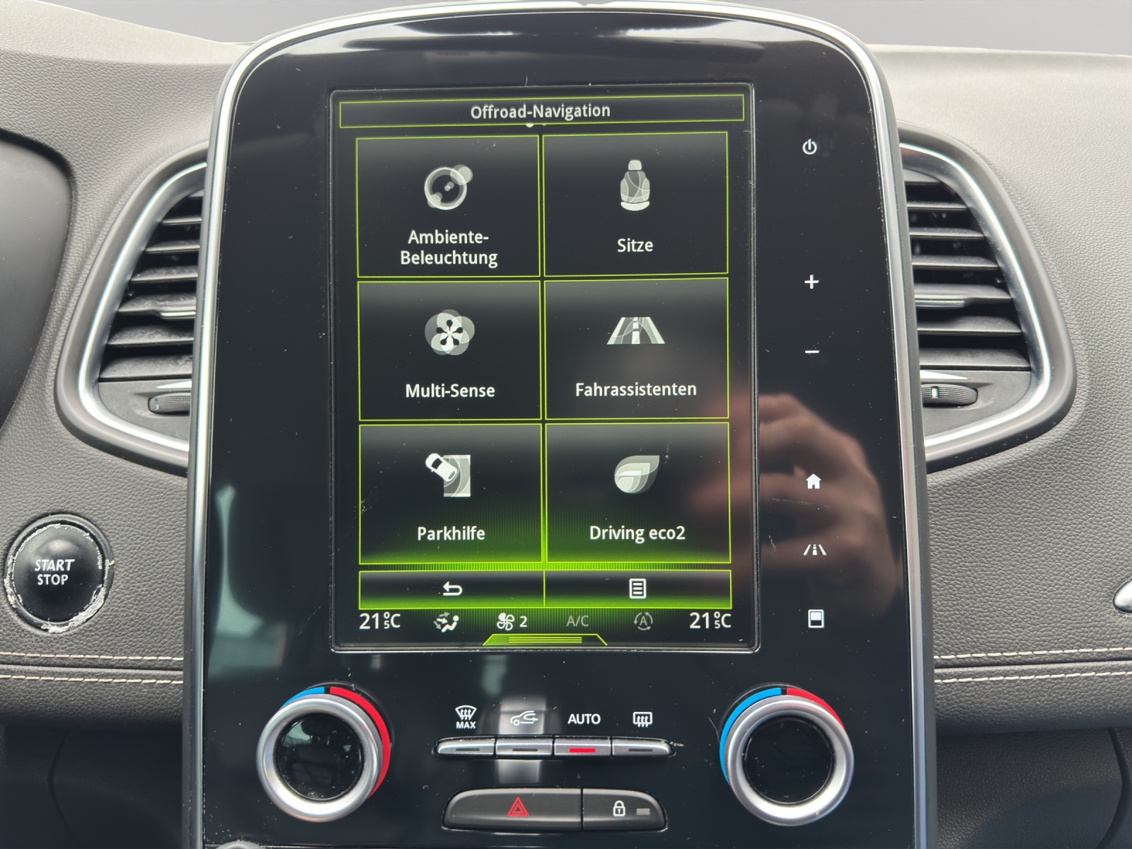 RENAULT Scénic 1.5 dCi Initiale Paris EDC-image-16