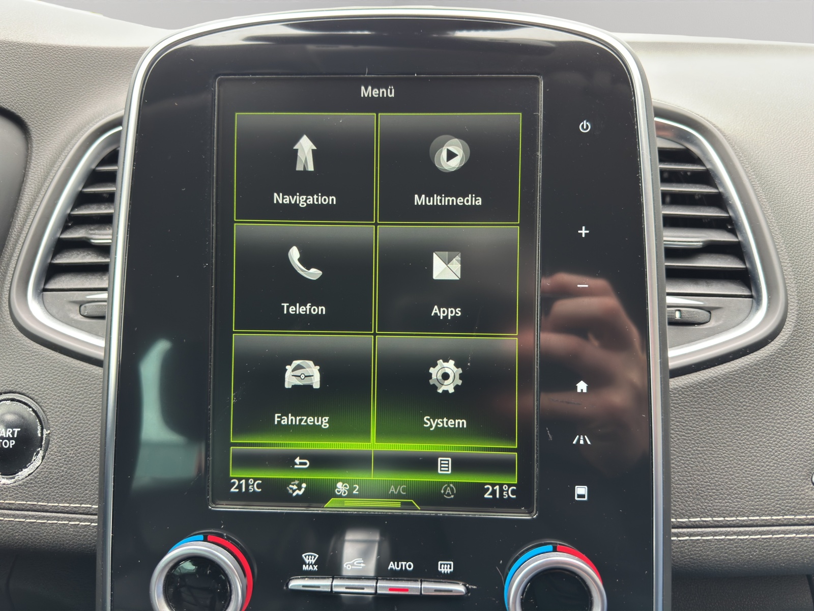 RENAULT Scénic 1.5 dCi Initiale Paris EDC-image-12