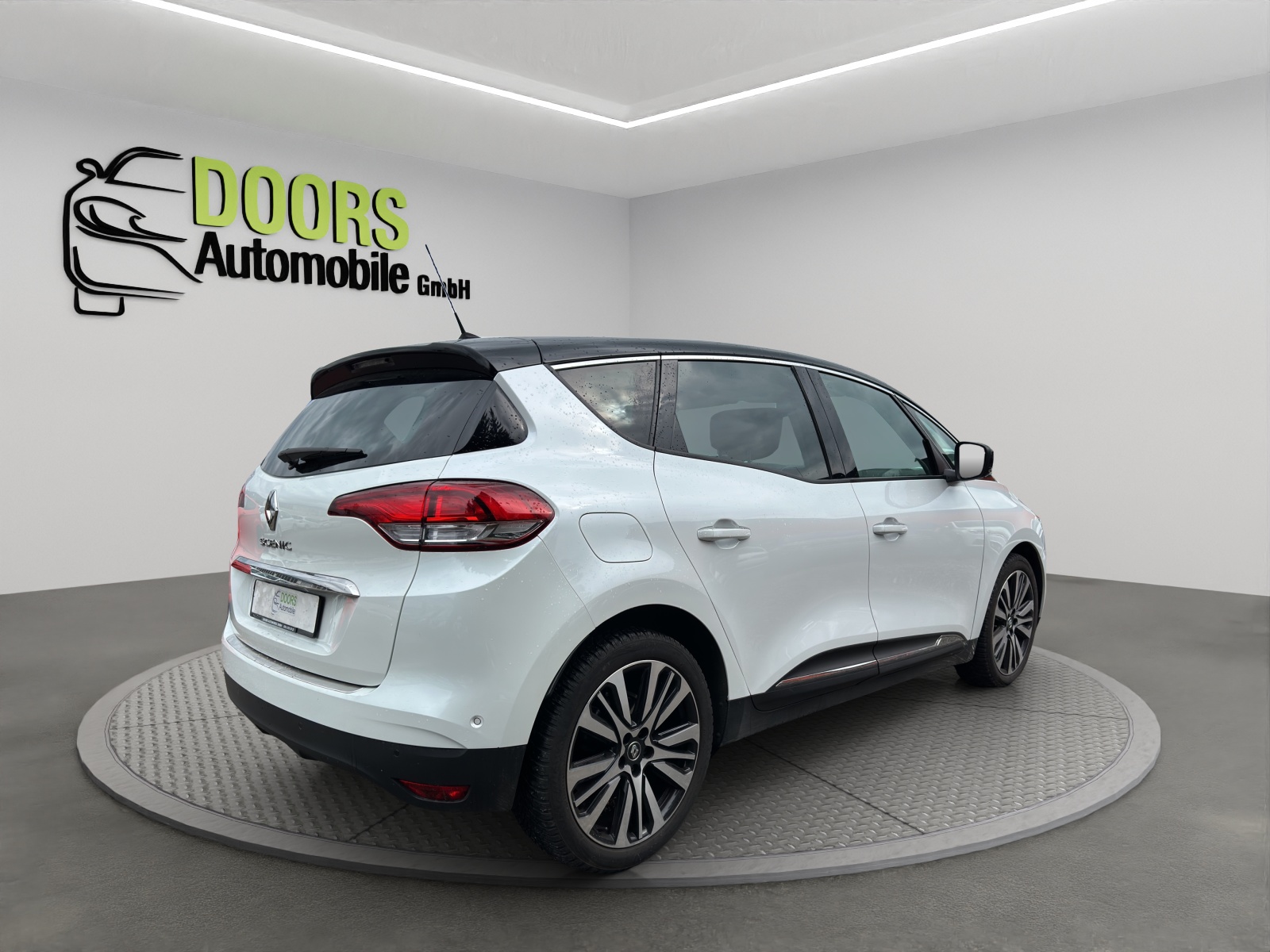 RENAULT Scénic 1.5 dCi Initiale Paris EDC-image-4