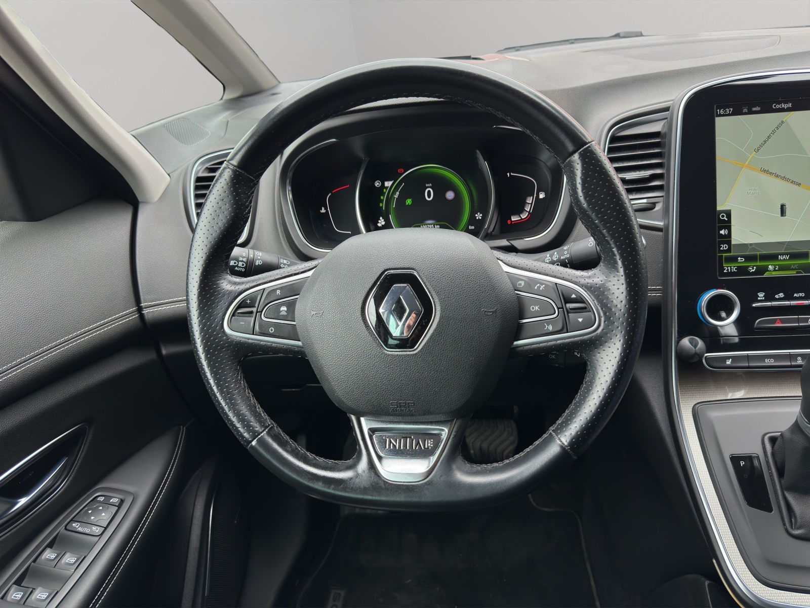 RENAULT Scénic 1.5 dCi Initiale Paris EDC-image-14