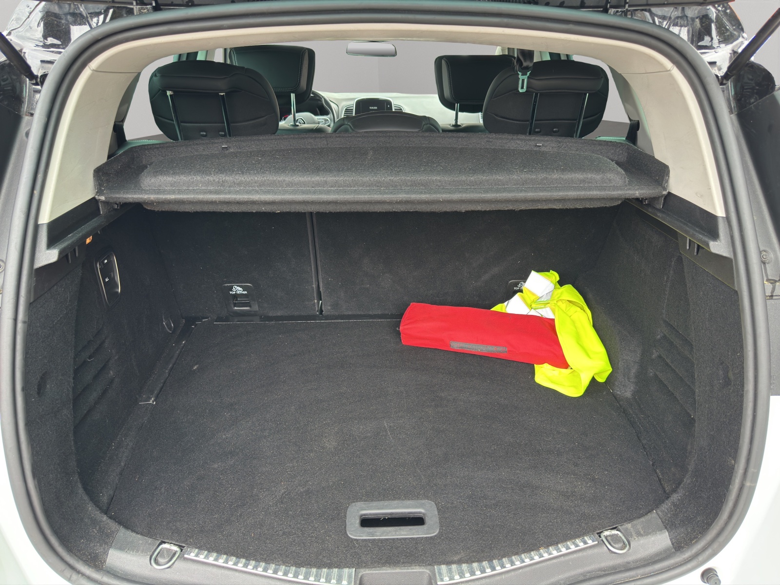 RENAULT Scénic 1.5 dCi Initiale Paris EDC-image-15