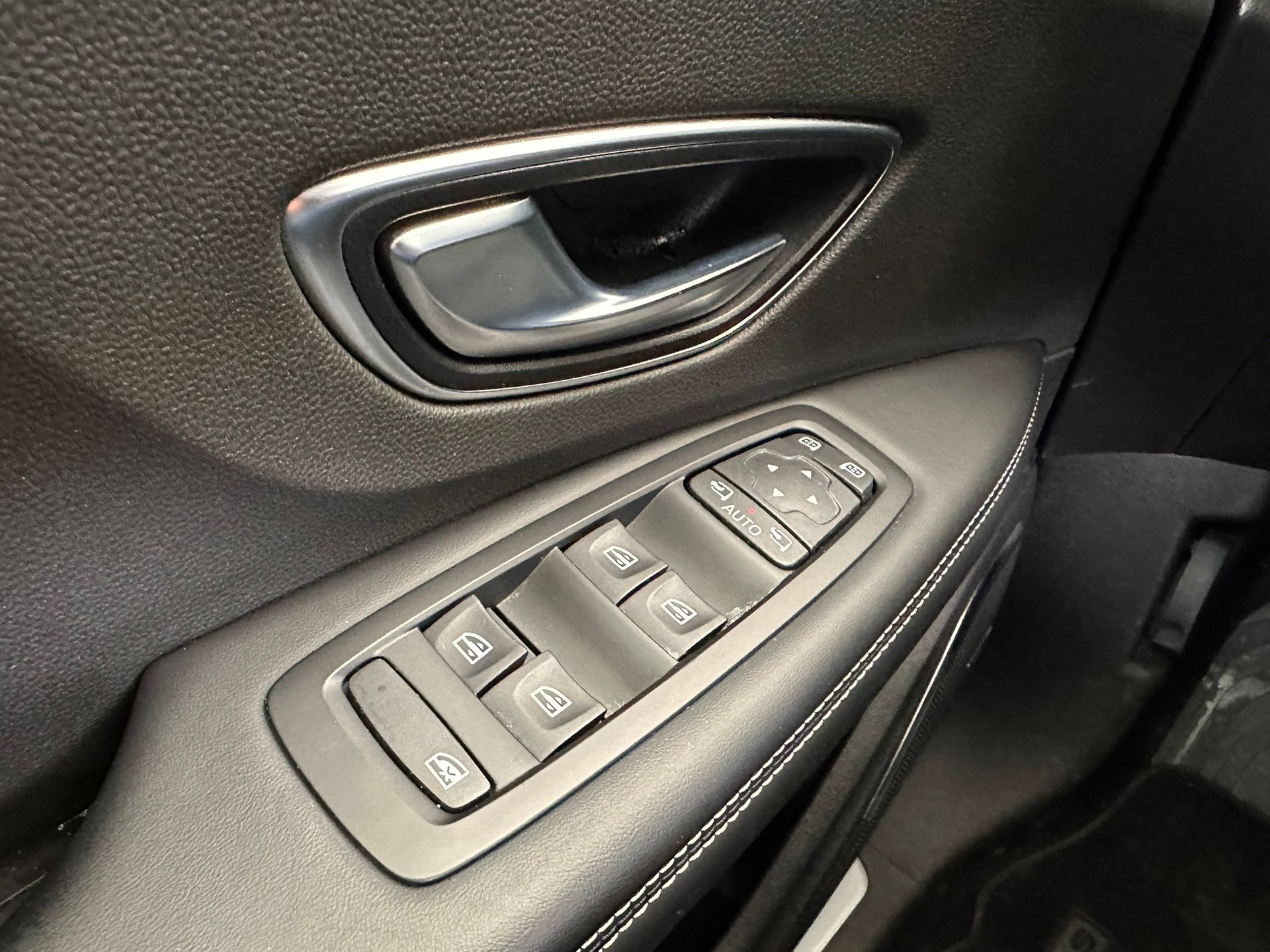 RENAULT Scénic 1.5 dCi Initiale Paris EDC-image-20