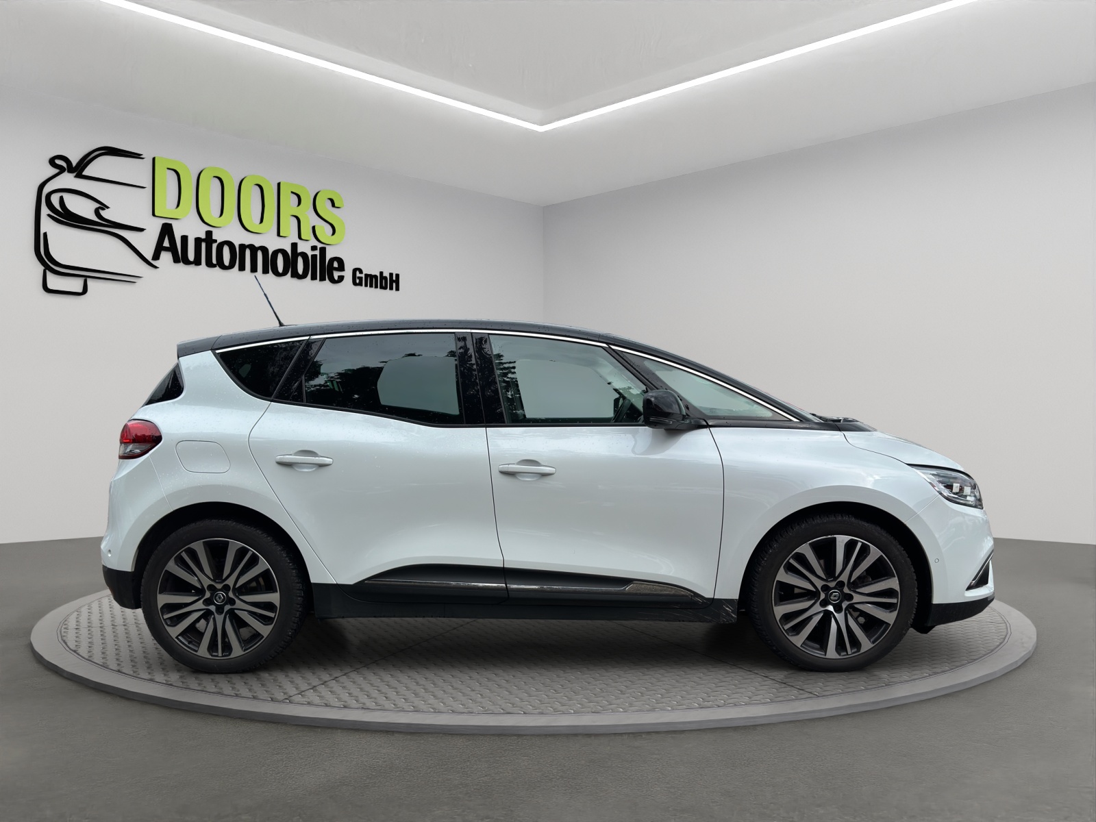RENAULT Scénic 1.5 dCi Initiale Paris EDC-image-7