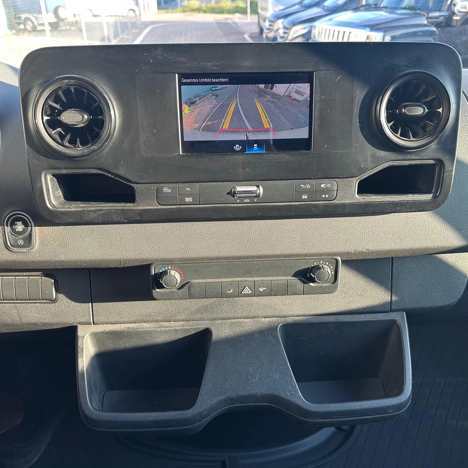 MERCEDES-BENZ Sprinter 214 CDI Standard 9G-TRONIC FWD-image-31