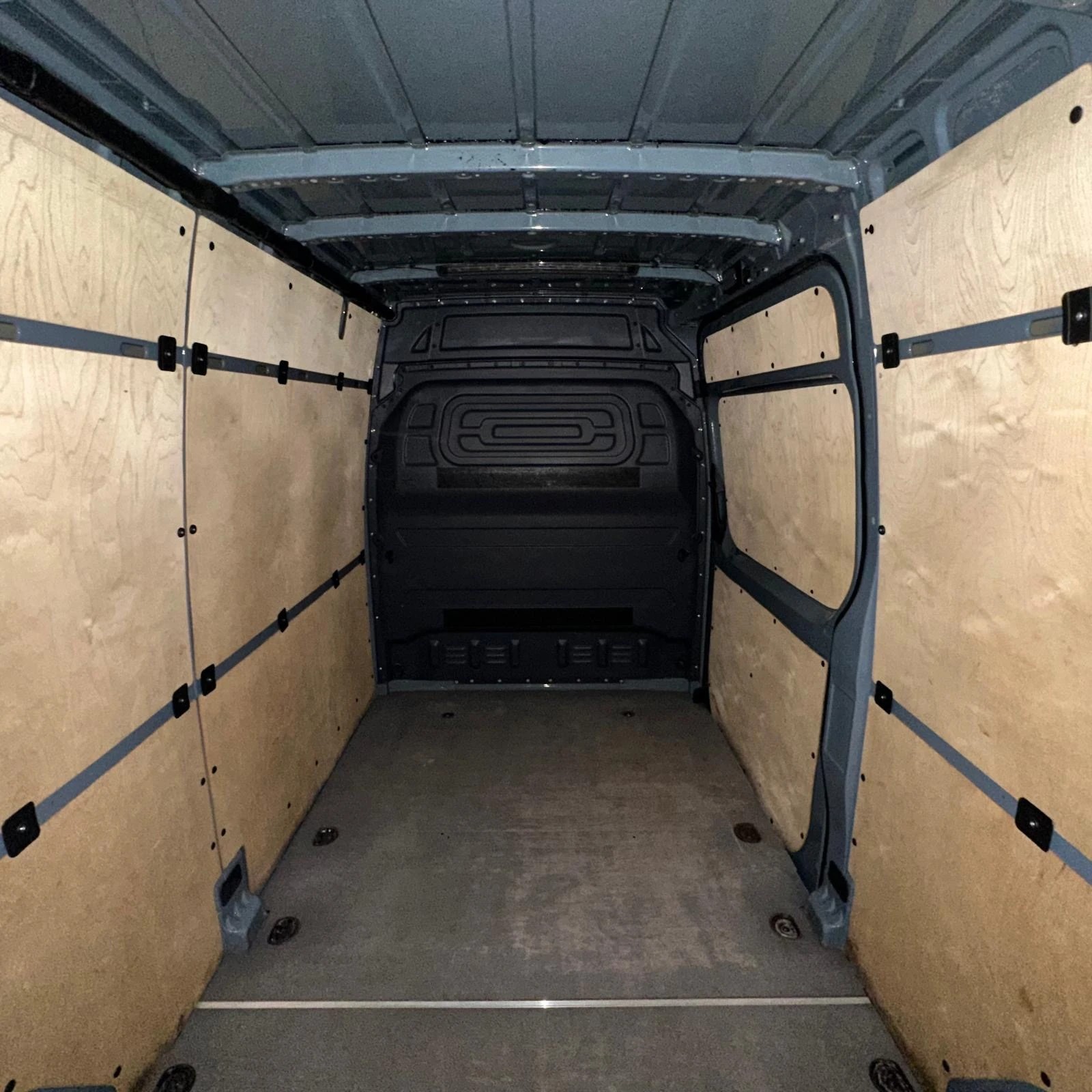 MERCEDES-BENZ Sprinter 214 CDI Standard 9G-TRONIC FWD-image-37