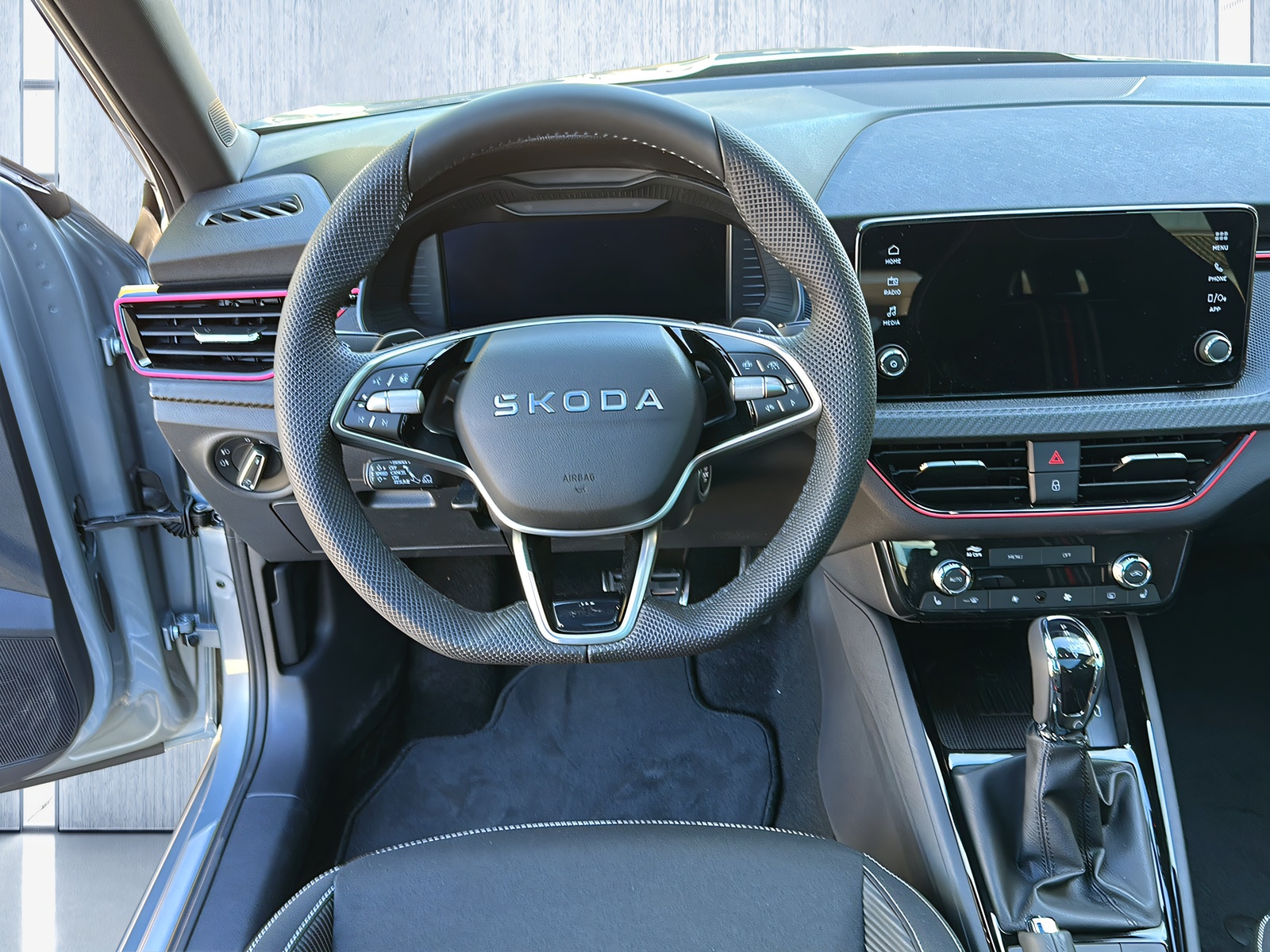SKODA Kamiq 1.5 TSI Monte Carlo DSG-image-11