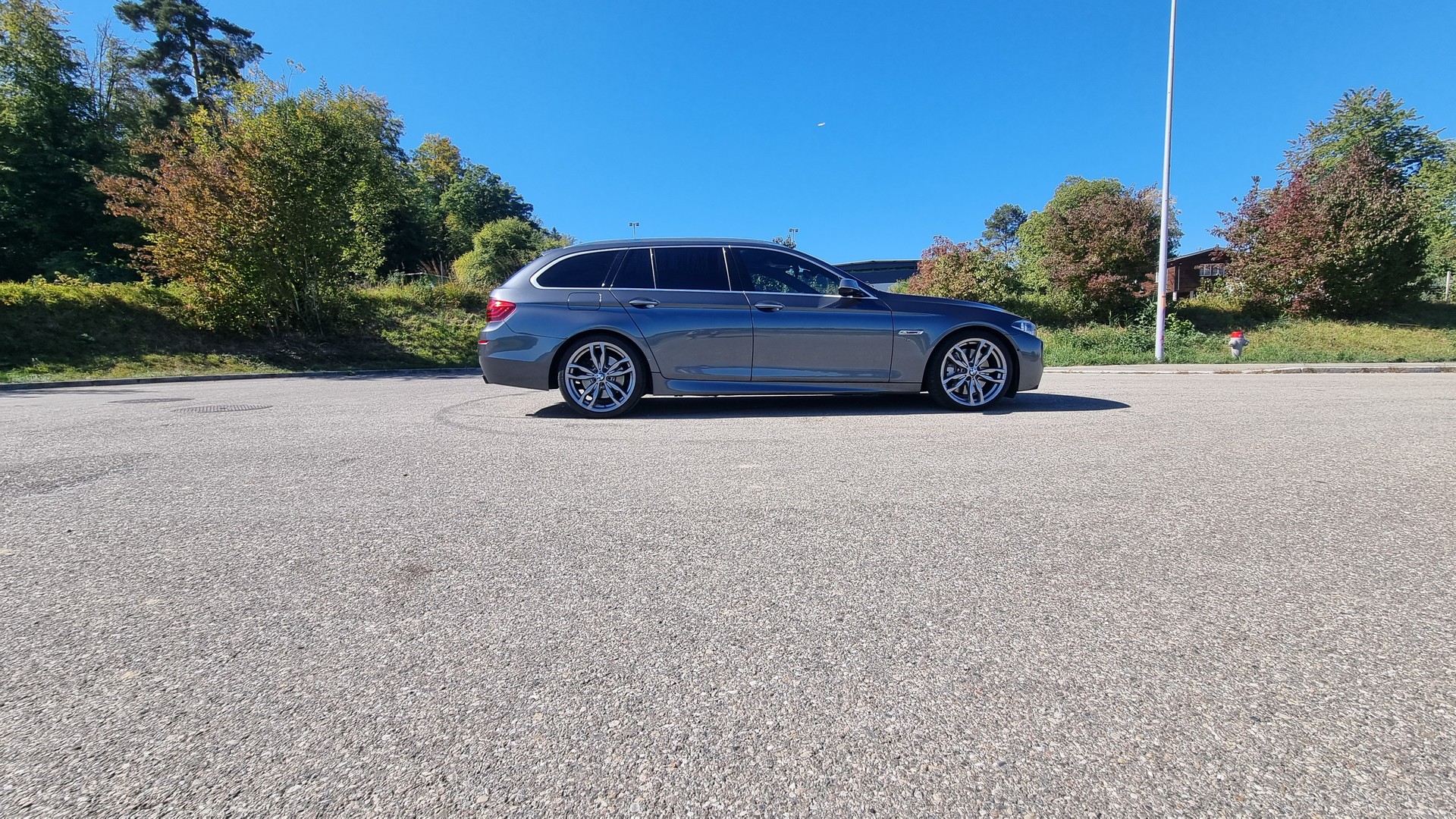 BMW M 550d xDrive-image-4