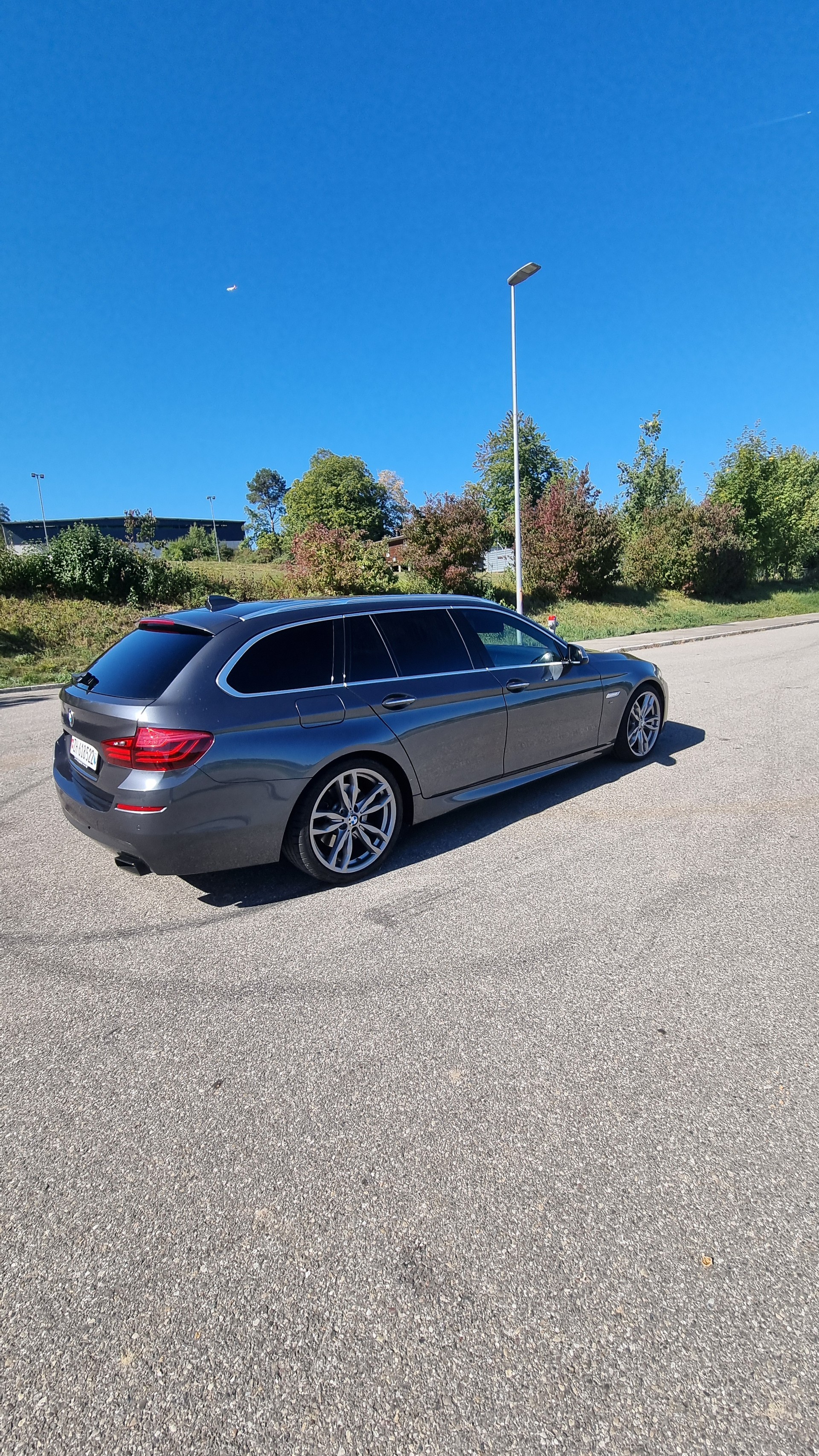 BMW M 550d xDrive-image-5