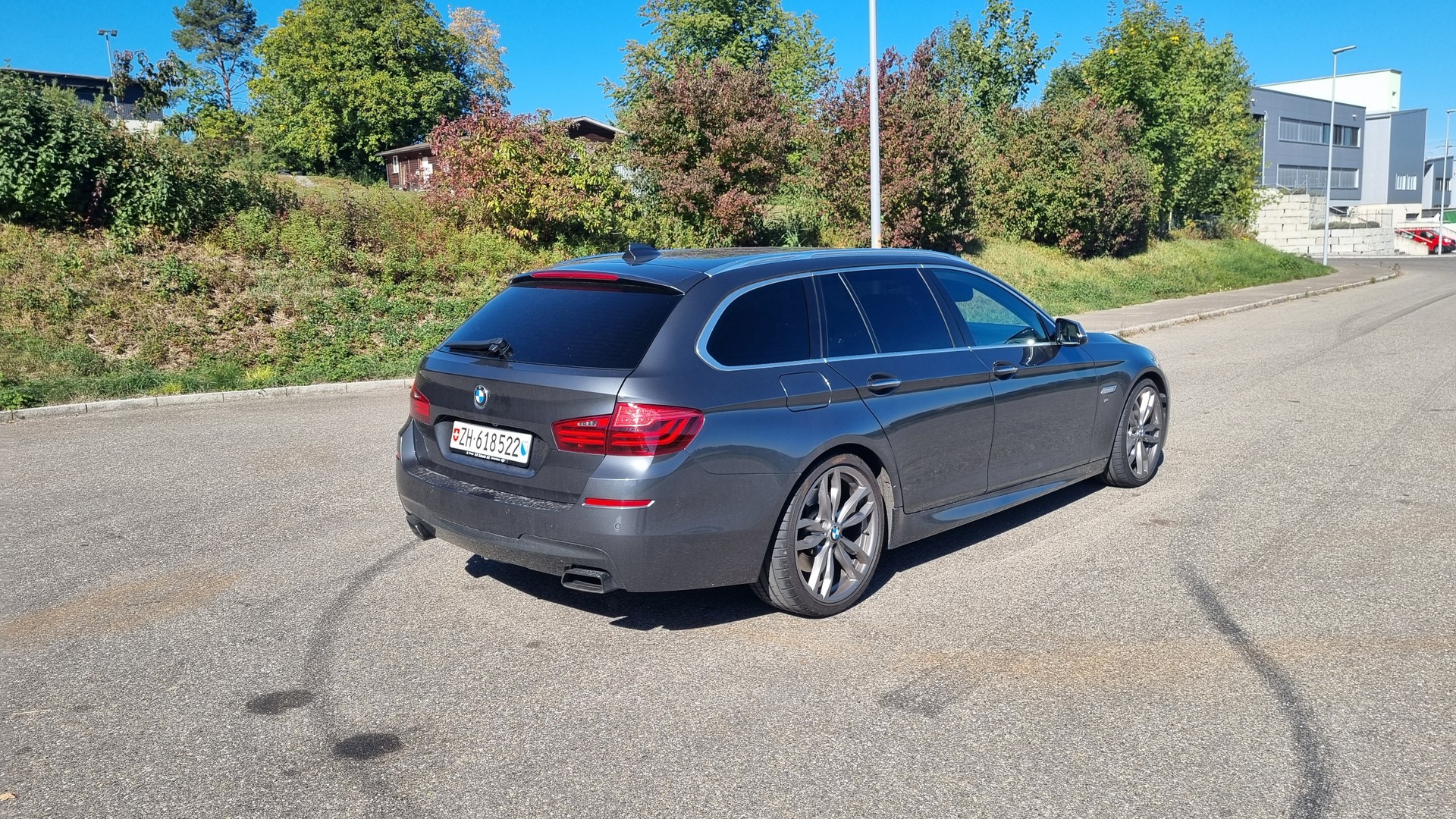 BMW M 550d xDrive-image-13