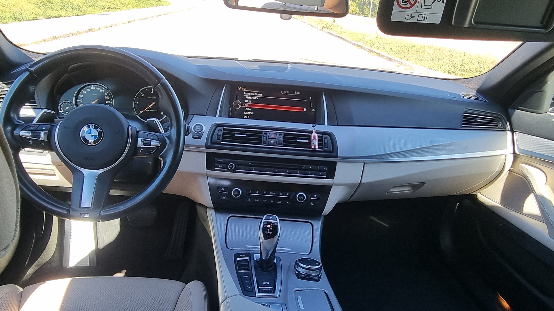 BMW M 550d xDrive-image-10