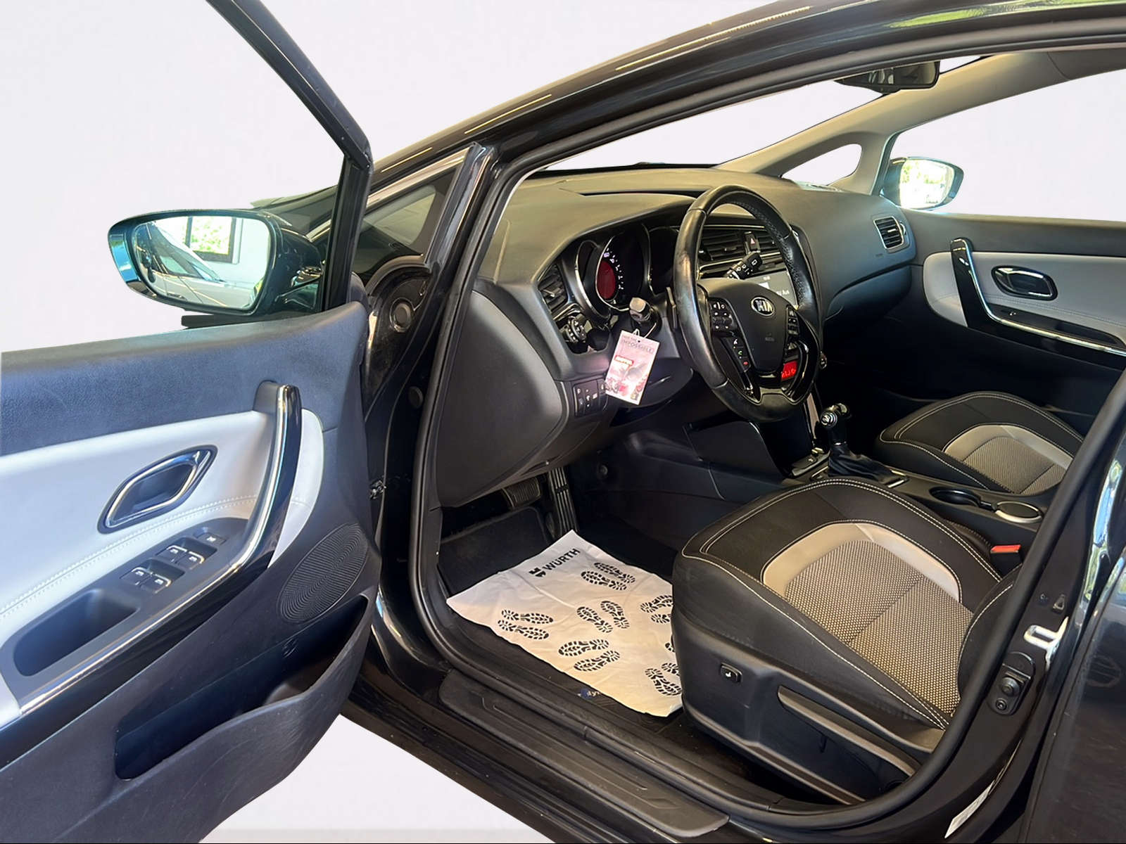 KIA Cee'd 1.6 GDi Swiss Champion DCT-image-9