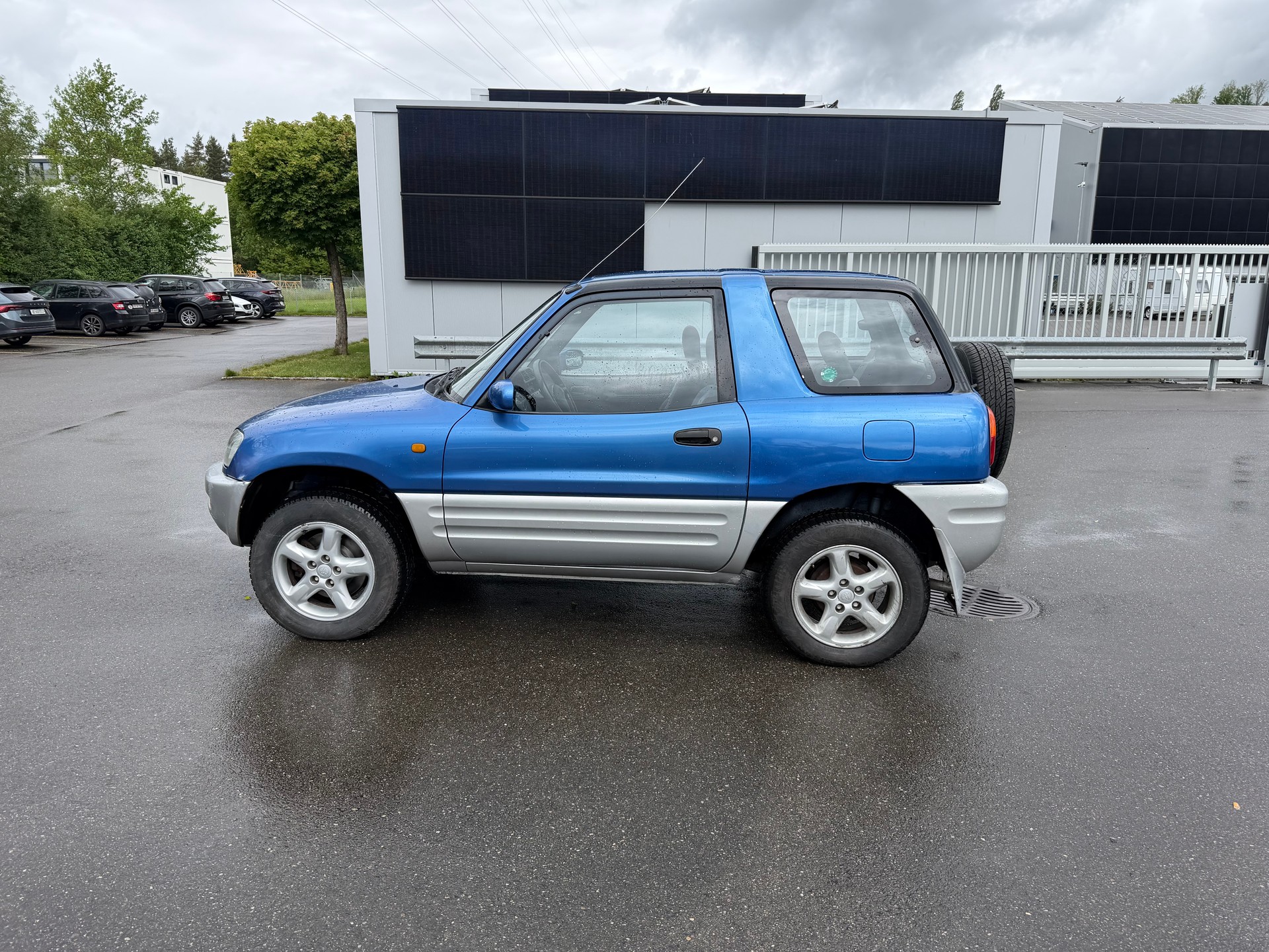 TOYOTA RAV-4-image-4