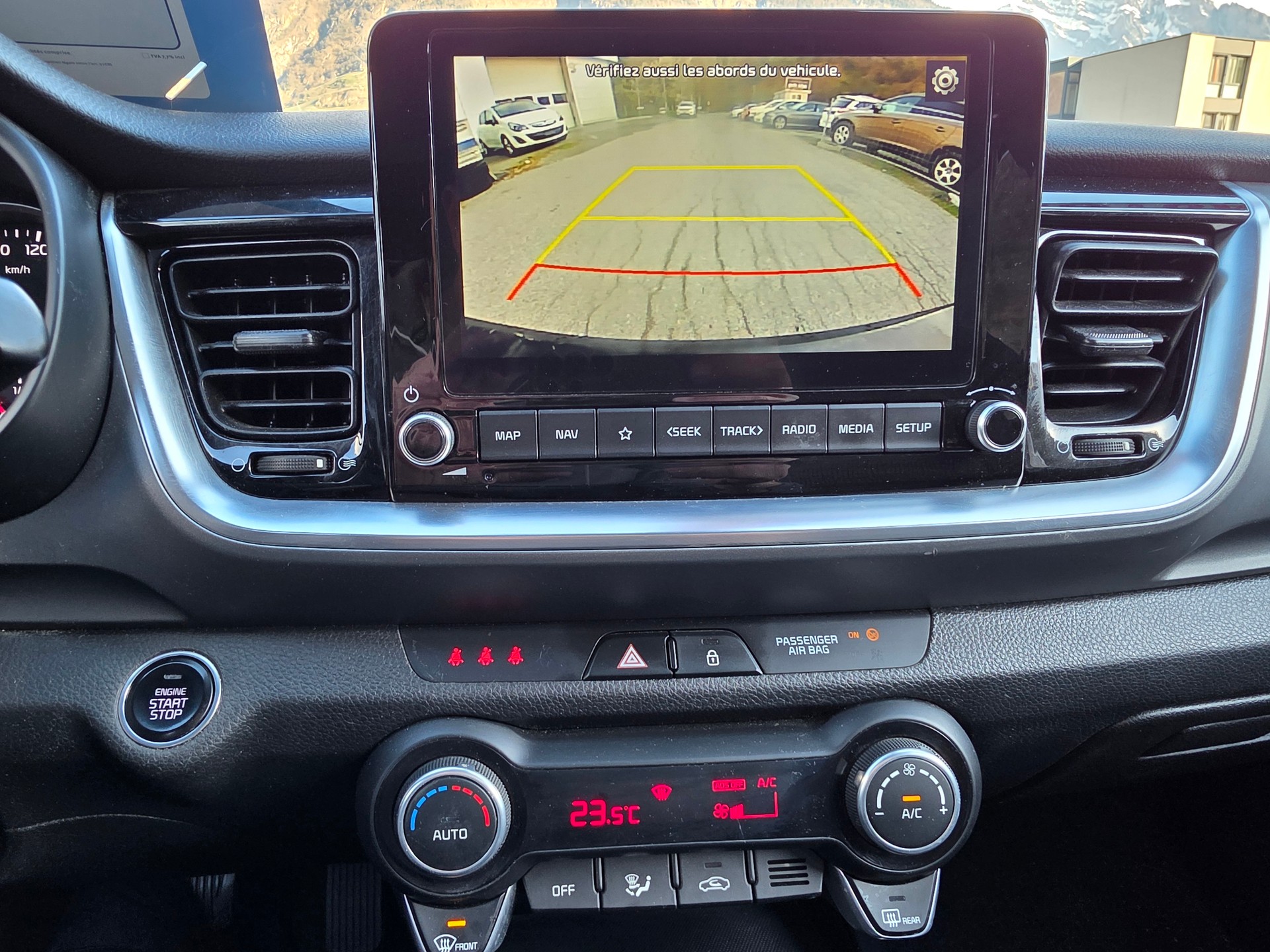 KIA Stonic 1.0 T-GDI Power DCT-image-11