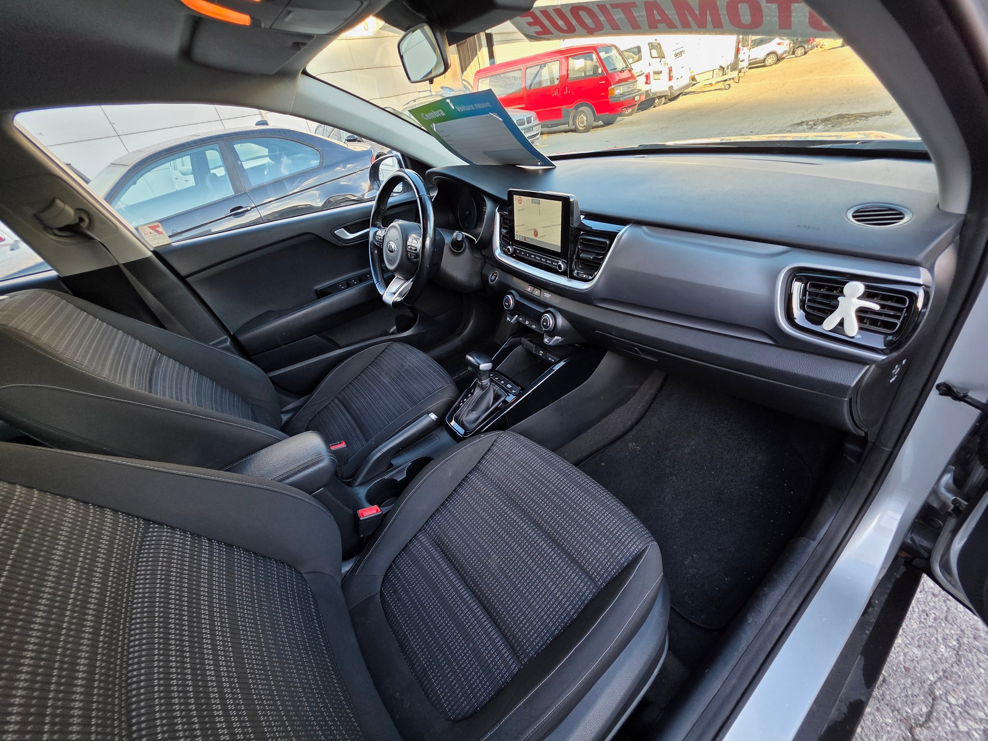 KIA Stonic 1.0 T-GDI Power DCT-image-9