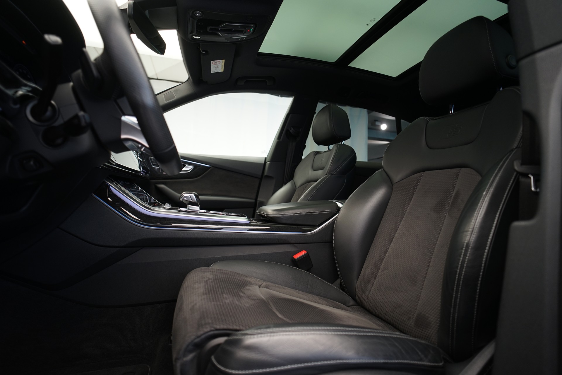 AUDI Q8 50 TDI quattro tiptronic *ABT Tuning* *CH-Fahrzeug*-image-15