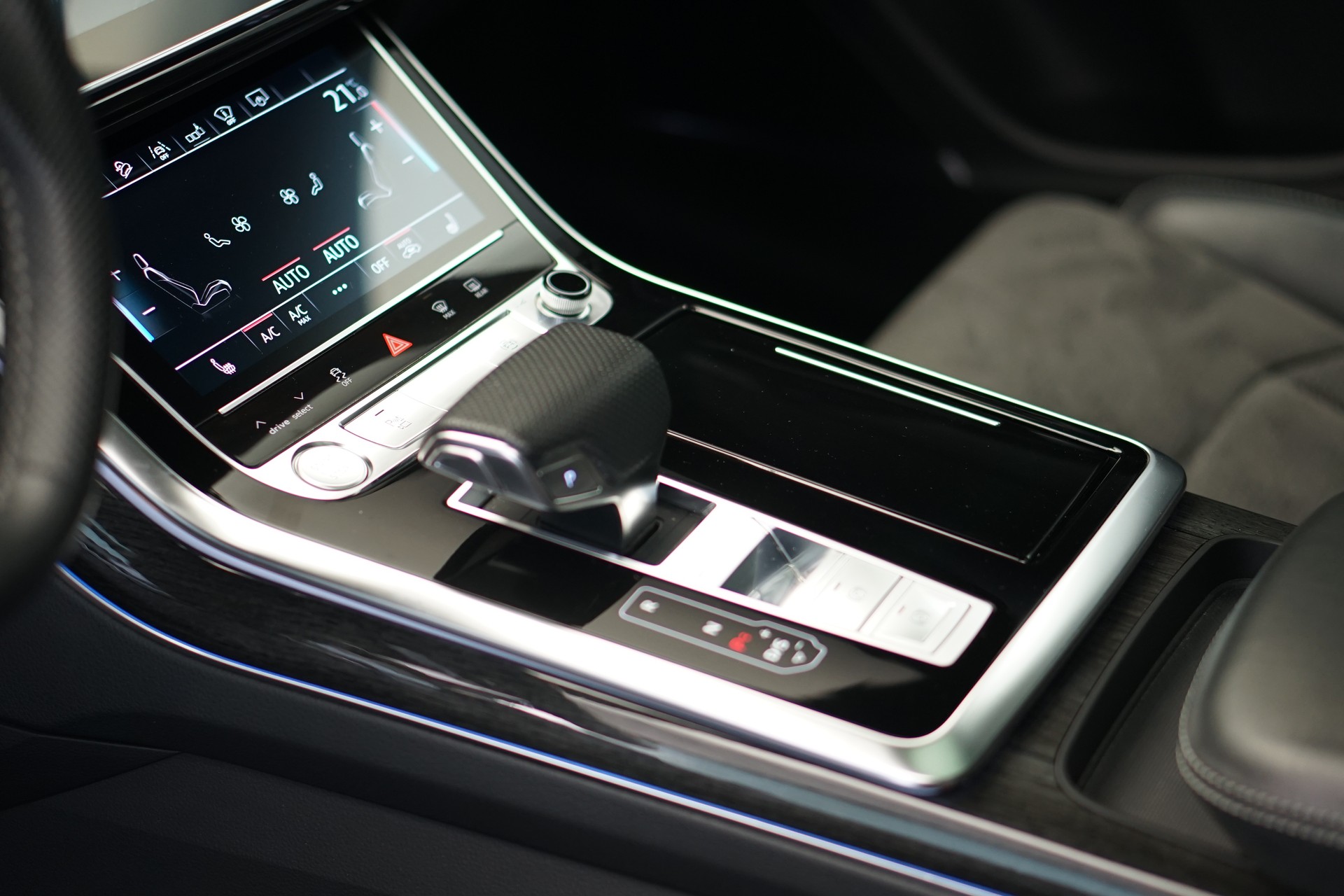 AUDI Q8 50 TDI quattro tiptronic *ABT Tuning* *CH-Fahrzeug*-image-27