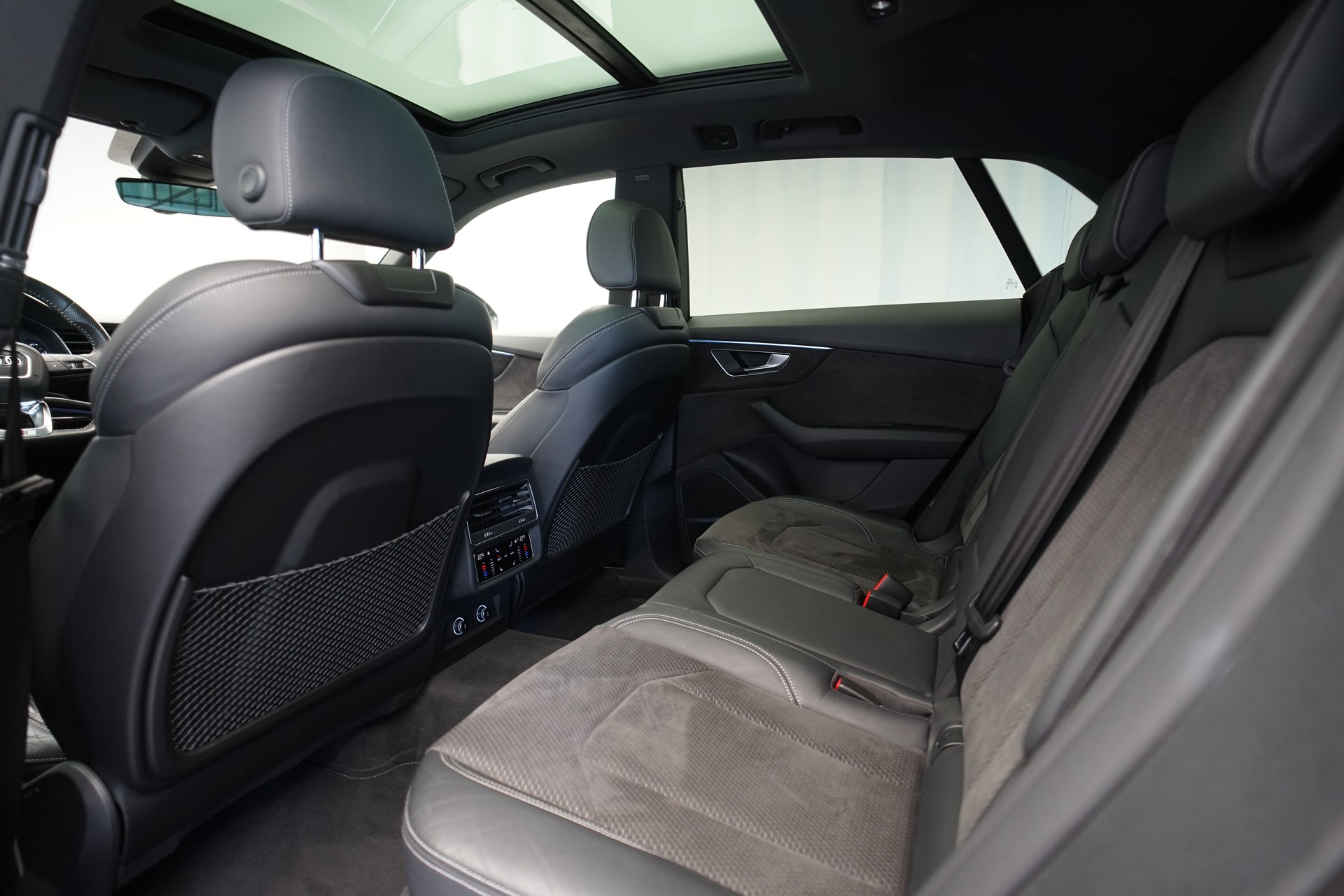 AUDI Q8 50 TDI quattro tiptronic *ABT Tuning* *CH-Fahrzeug*-image-17