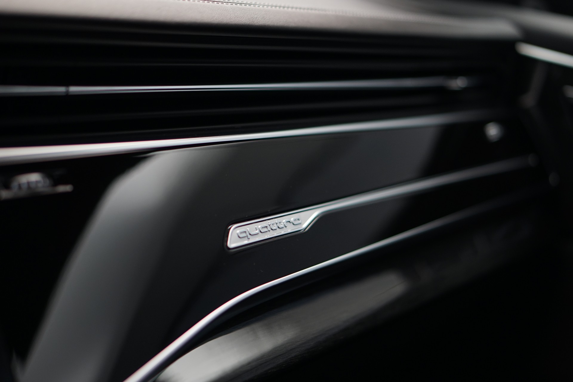 AUDI Q8 50 TDI quattro tiptronic *ABT Tuning* *CH-Fahrzeug*-image-32